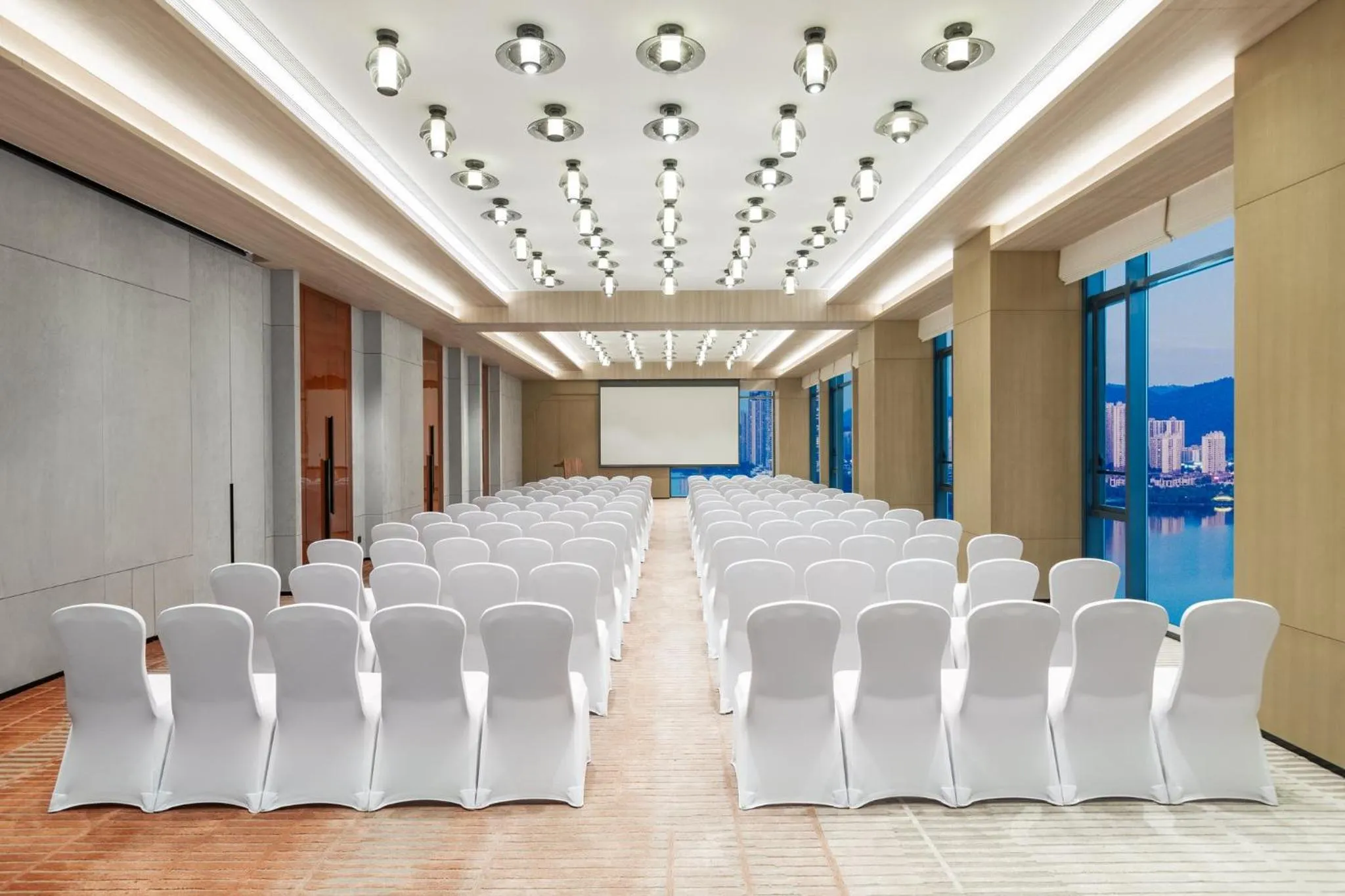 Meeting/conference room in Hotel Indigo Changsha Meixi Lake