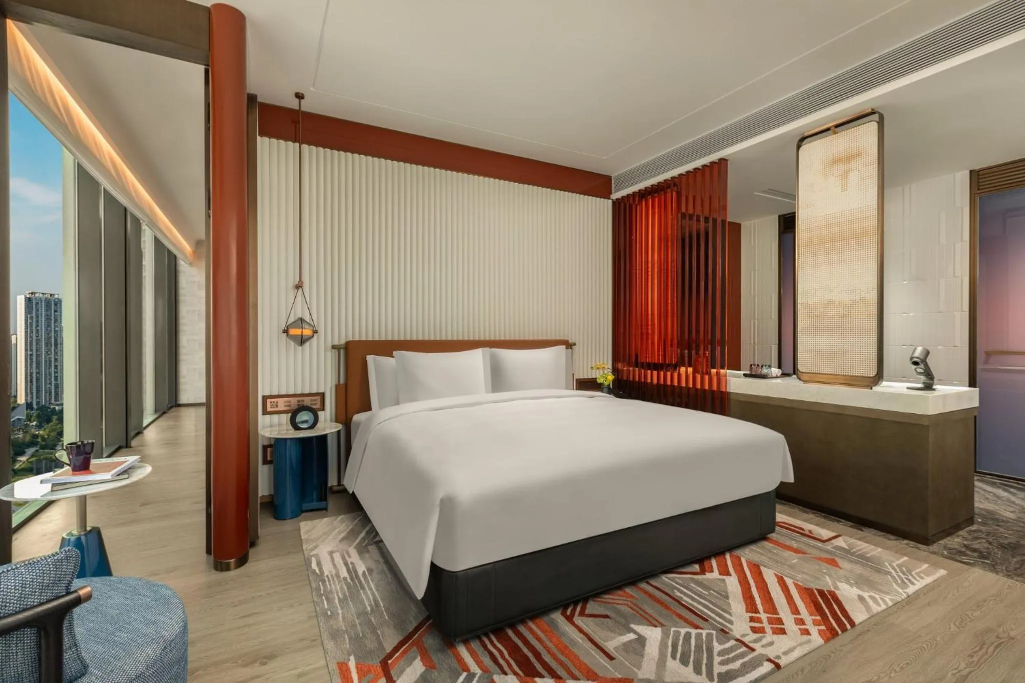 Photo of the whole room, Bed in Hotel Indigo Changsha Meixi Lake