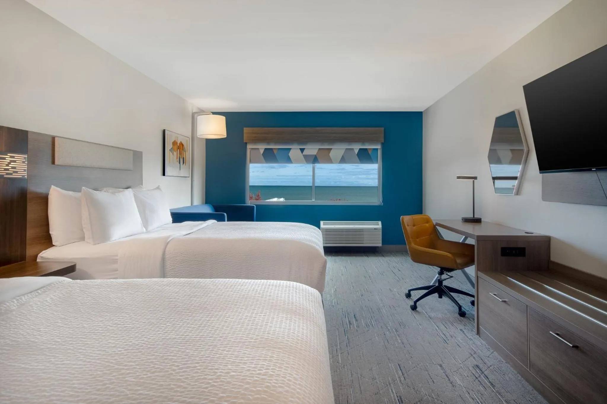 Photo of the whole room, Bed in Holiday Inn Express & Suites Oscoda by IHG