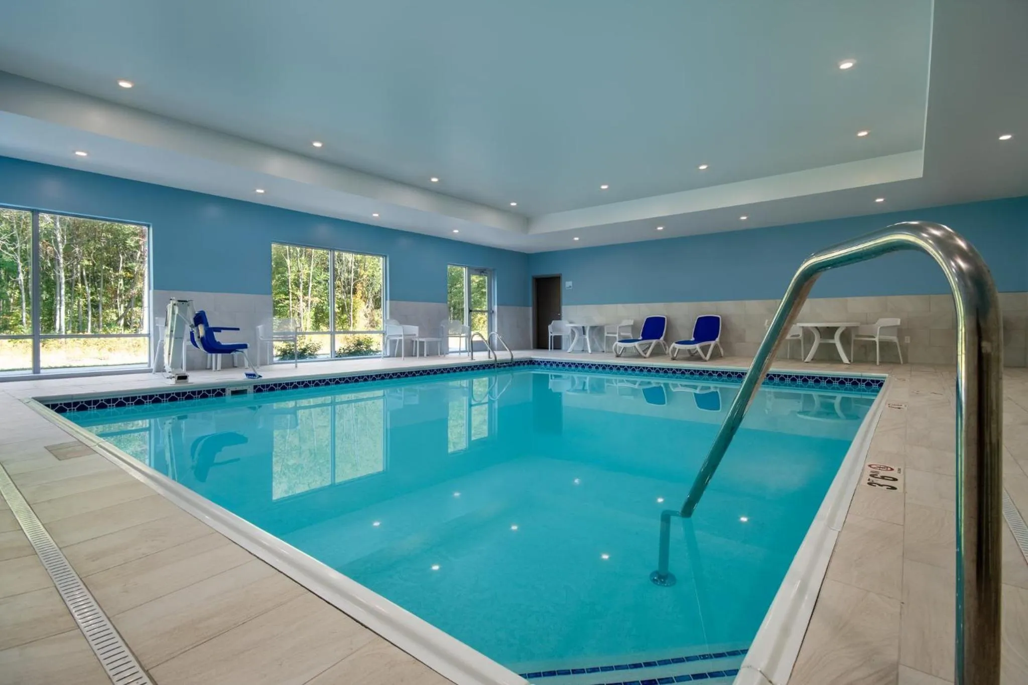 Swimming pool in Holiday Inn Express & Suites Muskegon - Grand Haven by IHG