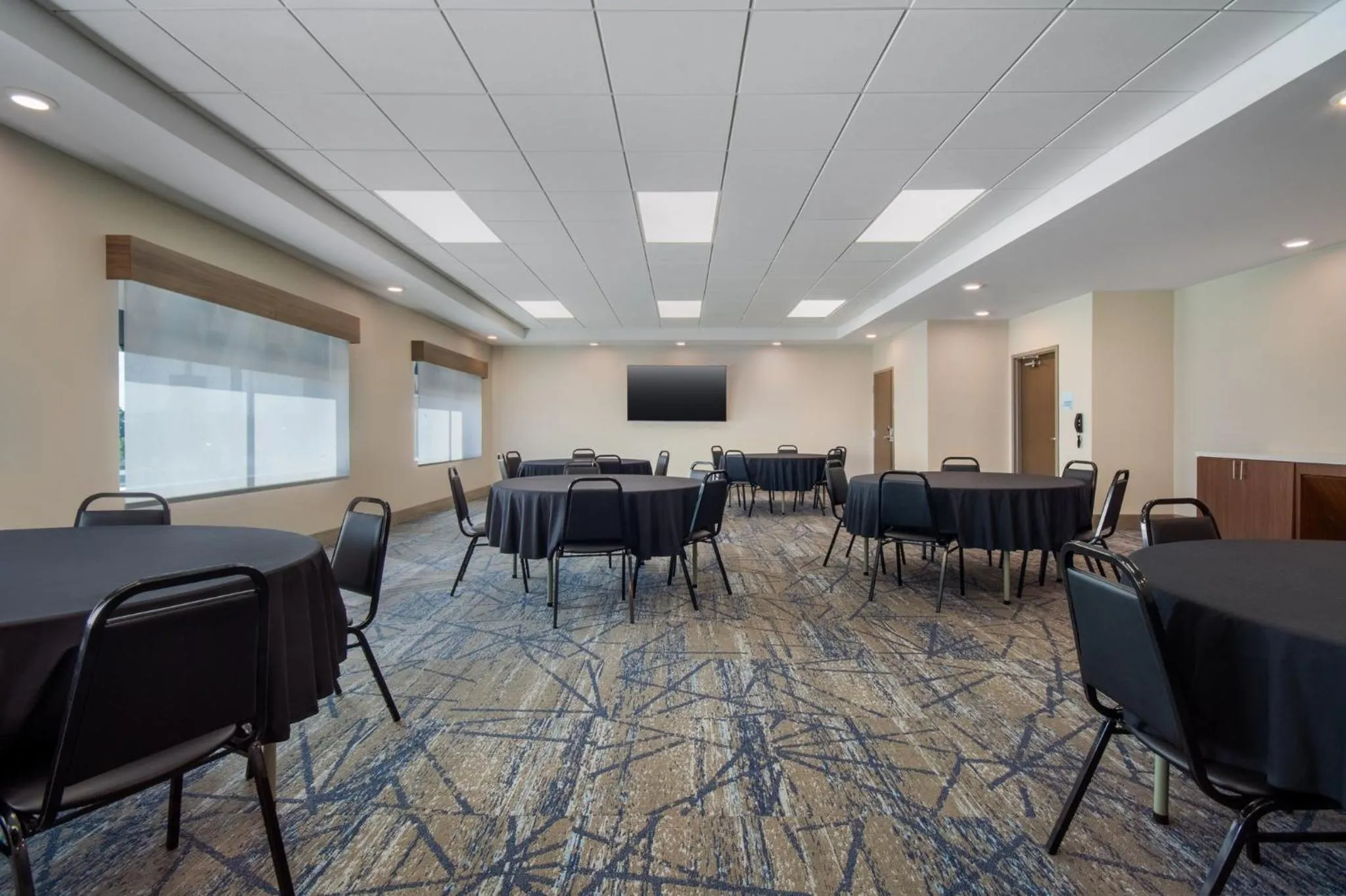 Meeting/conference room in Holiday Inn Express & Suites Muskegon - Grand Haven by IHG