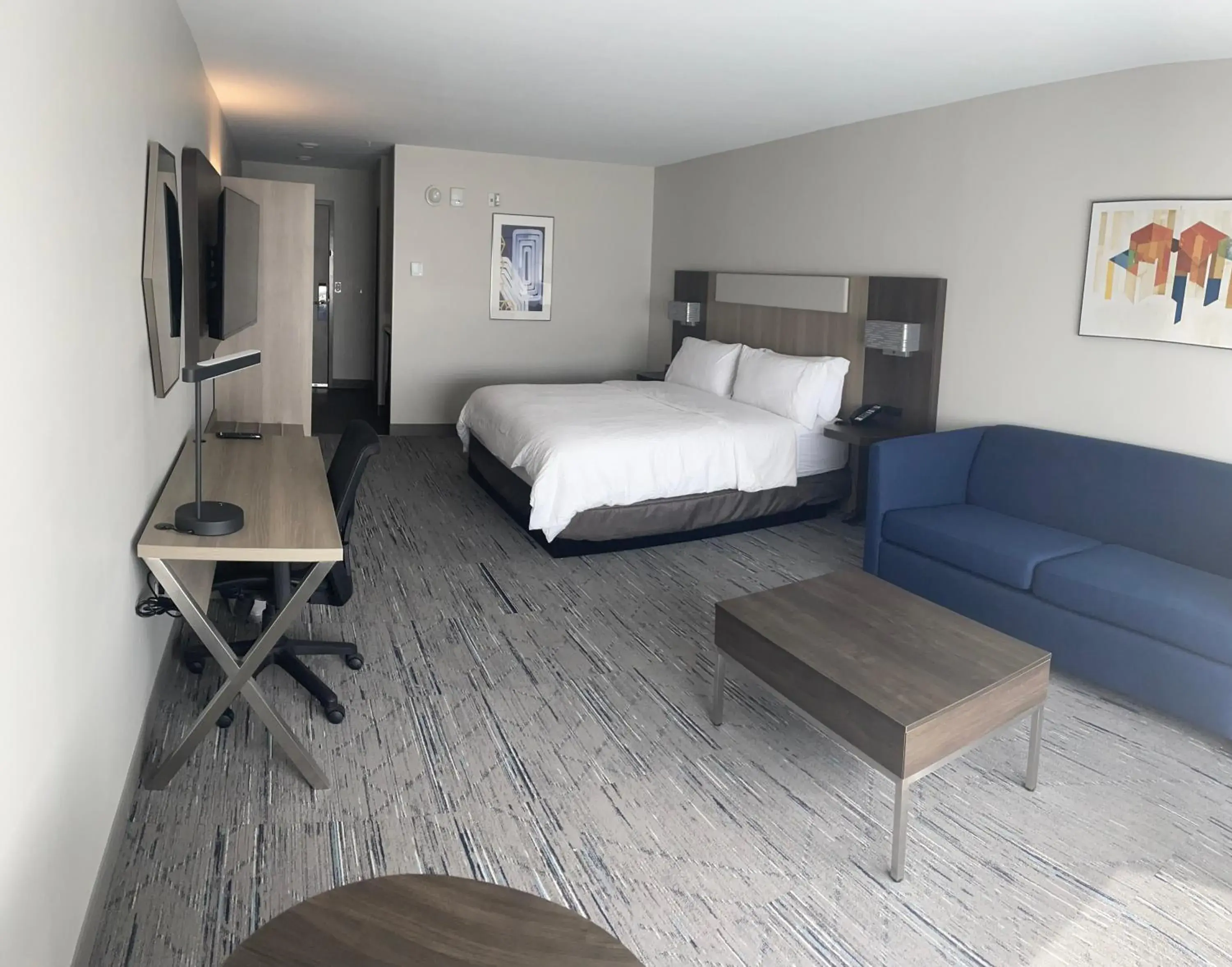 King Suite in Holiday Inn Express & Suites Muskegon - Grand Haven by IHG King Suite in Holiday Inn Express & Suites Muskegon - Grand Haven by IHG