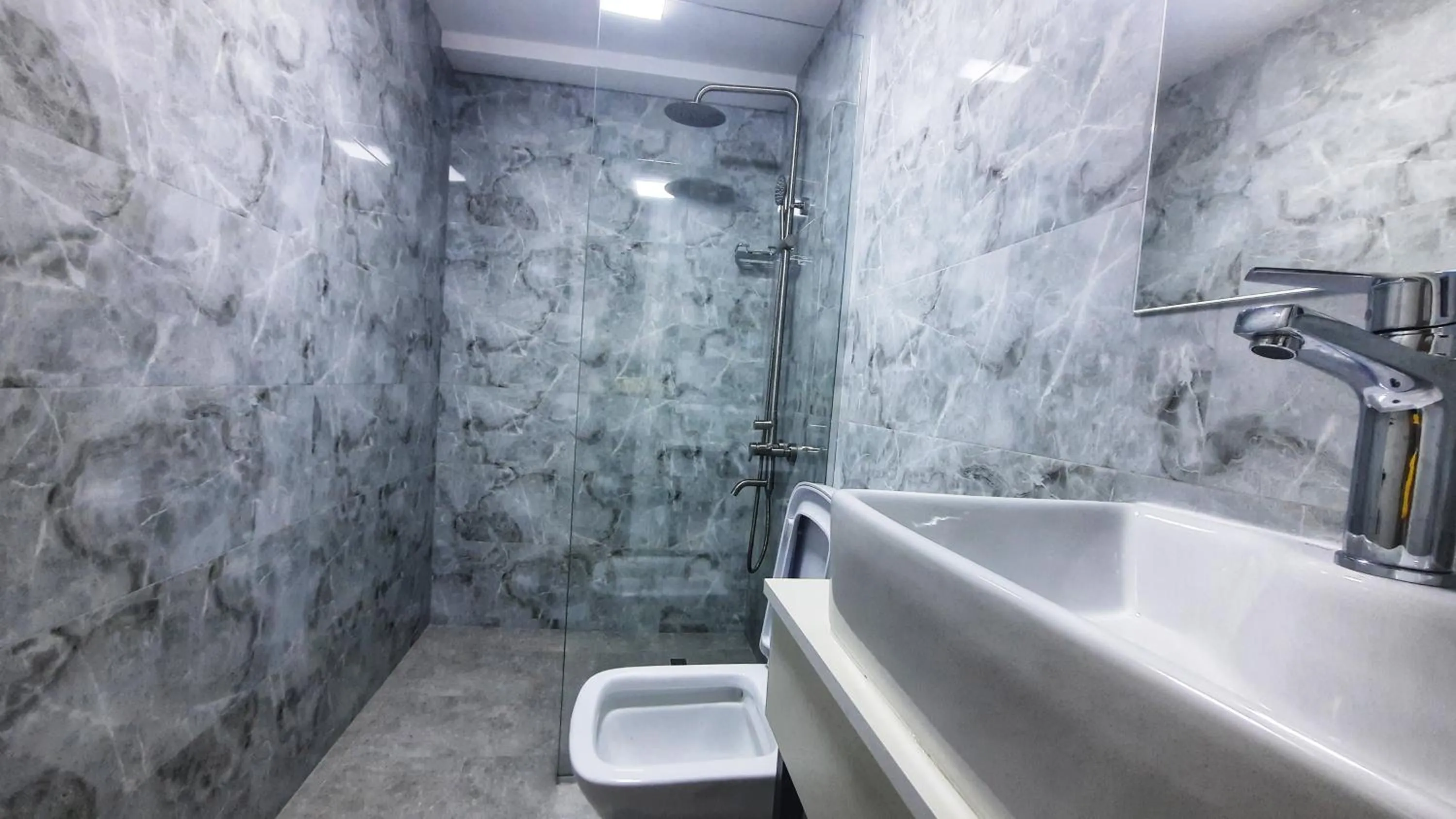 Bathroom in Hotel DownTown Avlabari