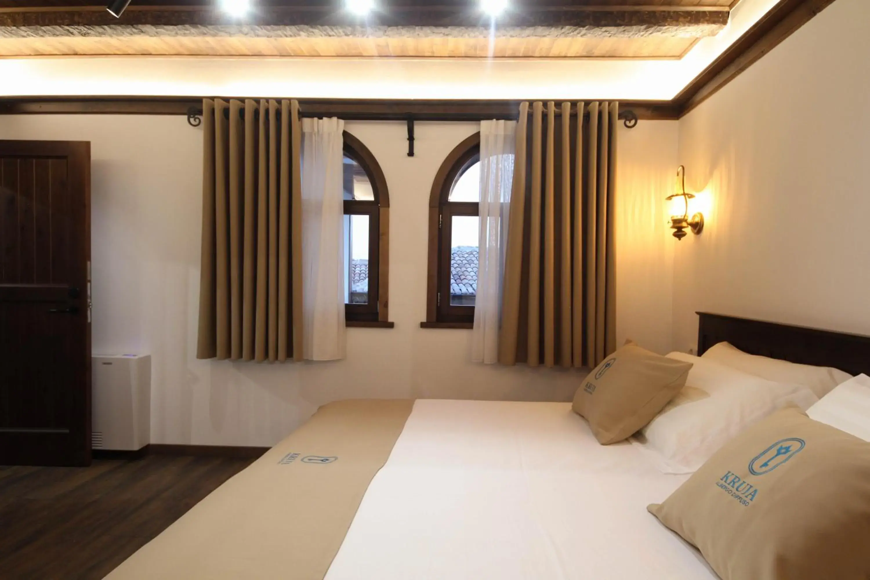 Deluxe Double or Twin Room with Sea View in Kruja Albergo Diffuso , Inside Kruja Castle Deluxe Double or Twin Room with Sea View in Kruja Albergo Diffuso , Inside Kruja Castle