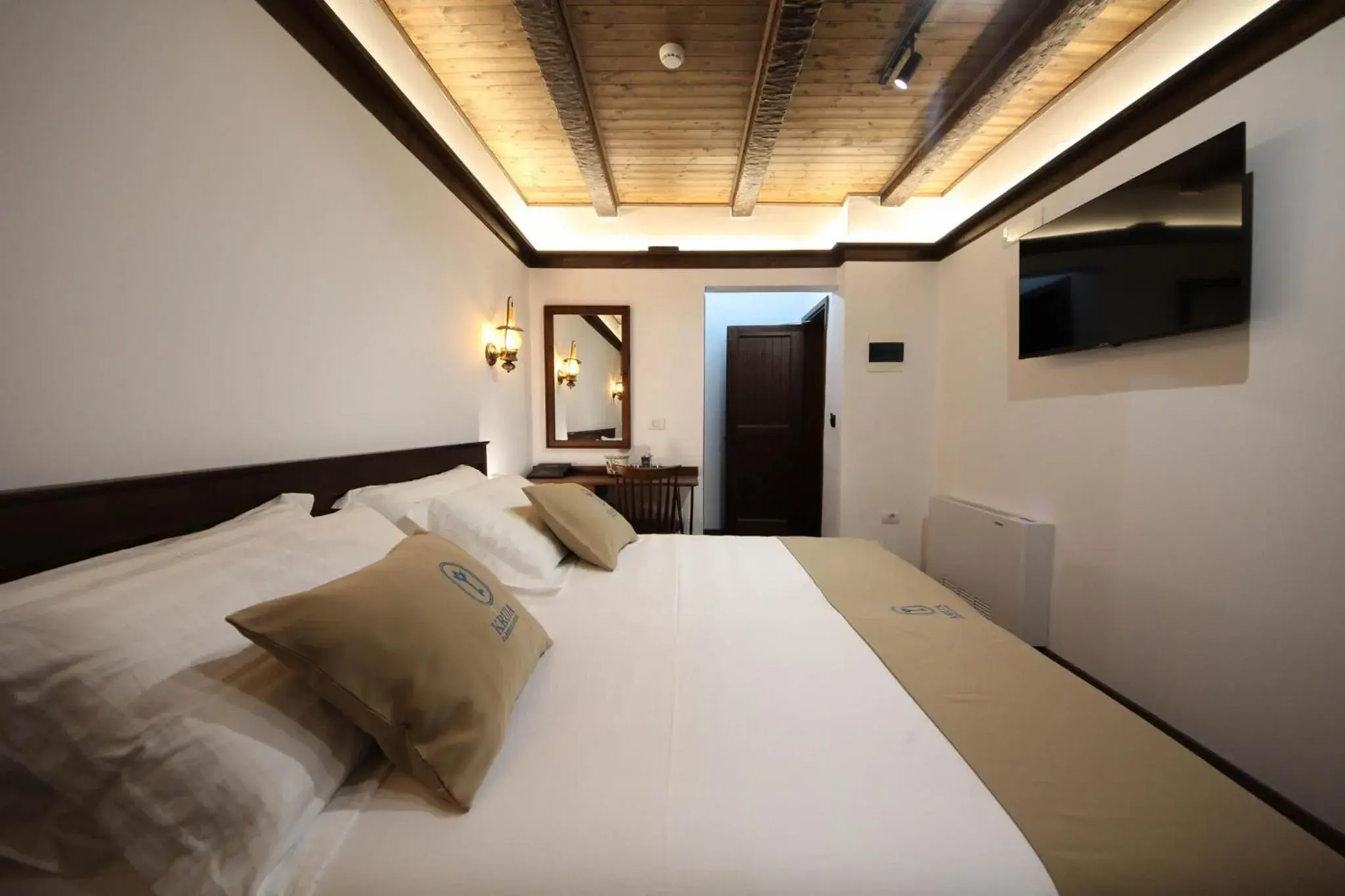 Deluxe Double or Twin Room in Kruja Albergo Diffuso , Inside Kruja Castle Deluxe Double or Twin Room in Kruja Albergo Diffuso , Inside Kruja Castle