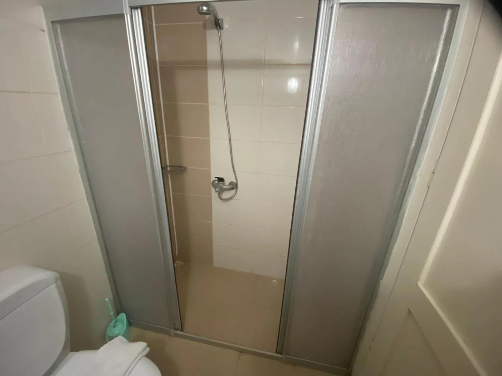 Shower in Aperion Beach Hotel Side