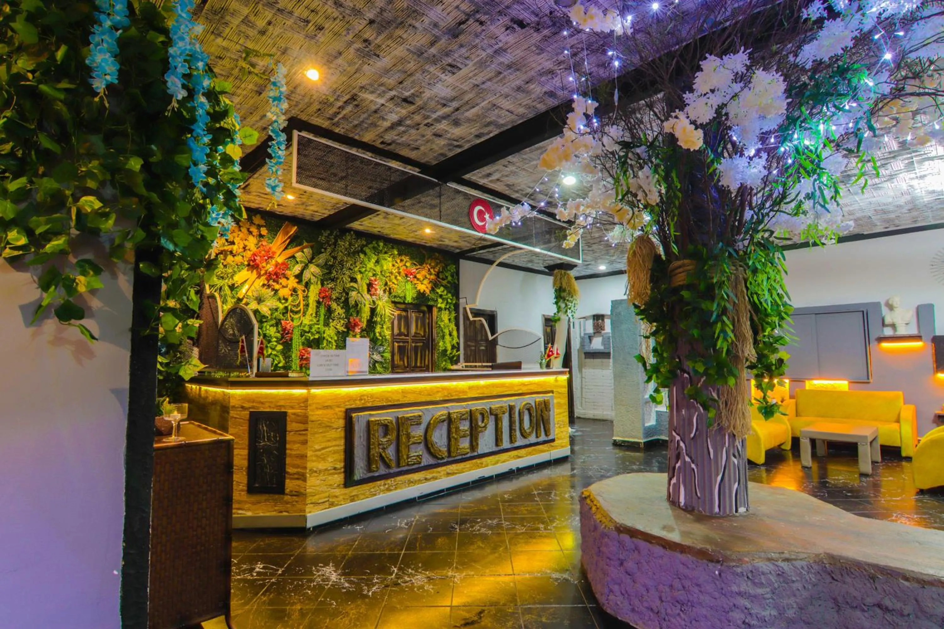 Lobby or reception in Aperion Beach Hotel Side