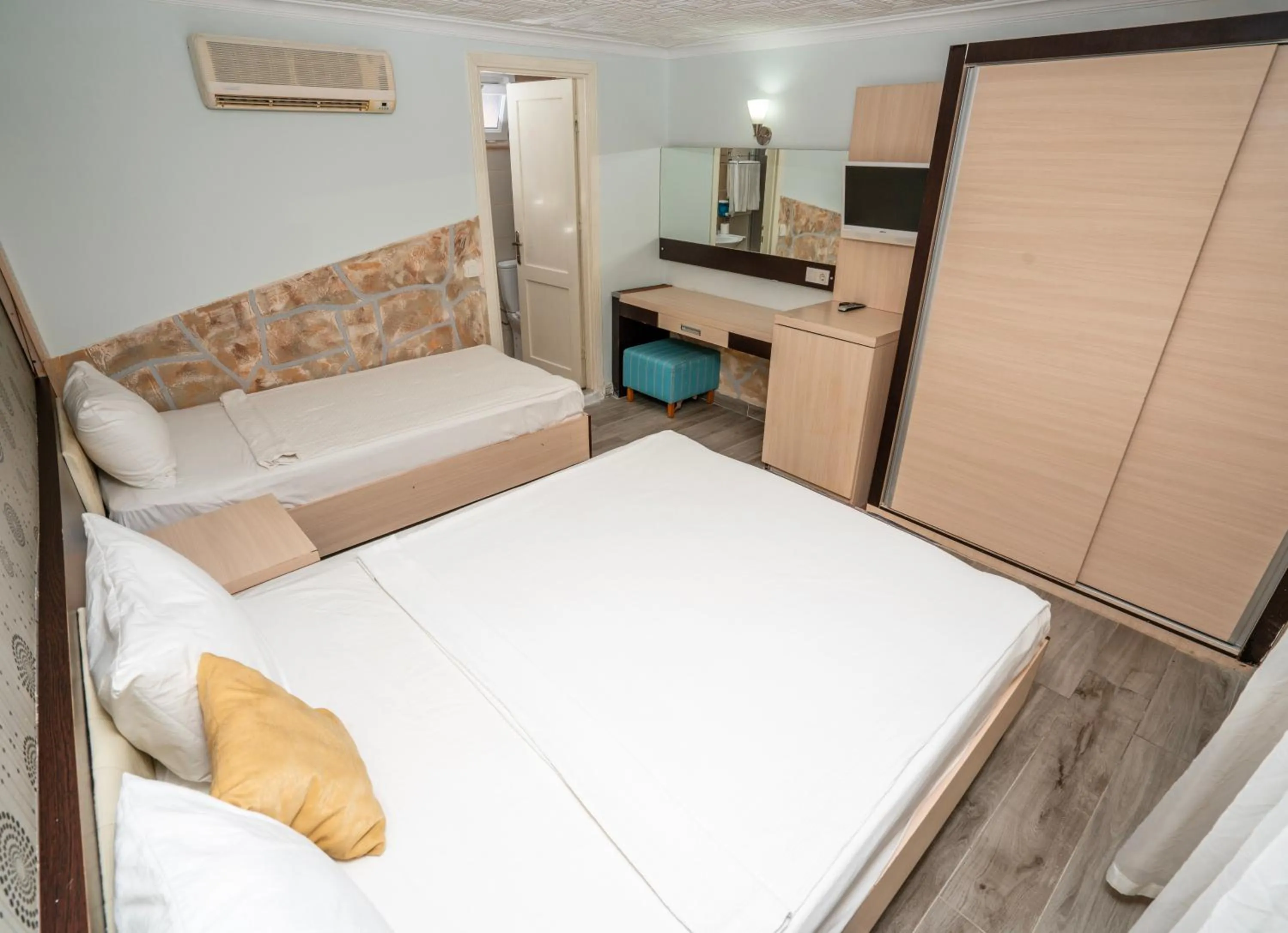 Photo of the whole room in Aperion Beach Hotel Side