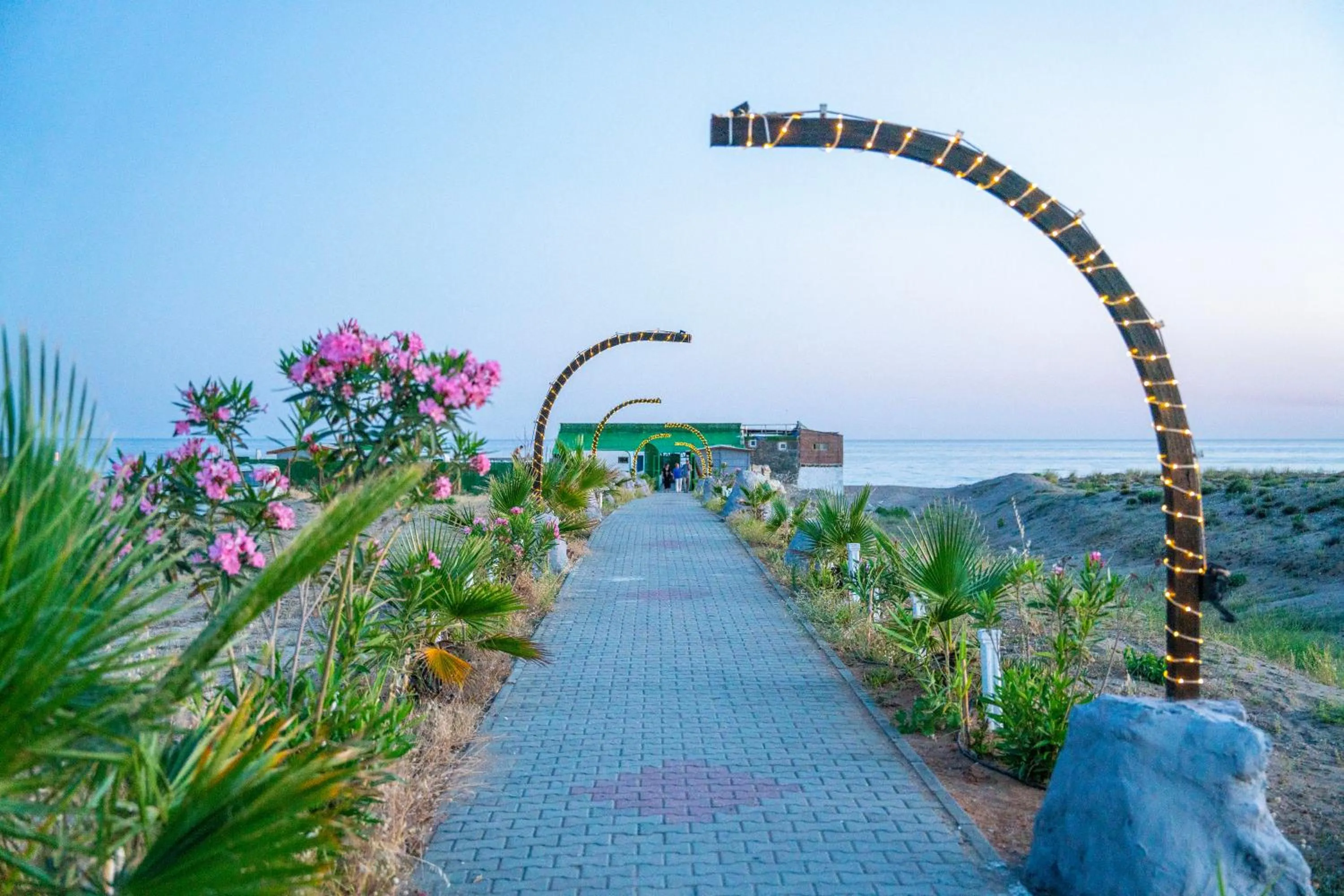 Garden in Aperion Beach Hotel Side