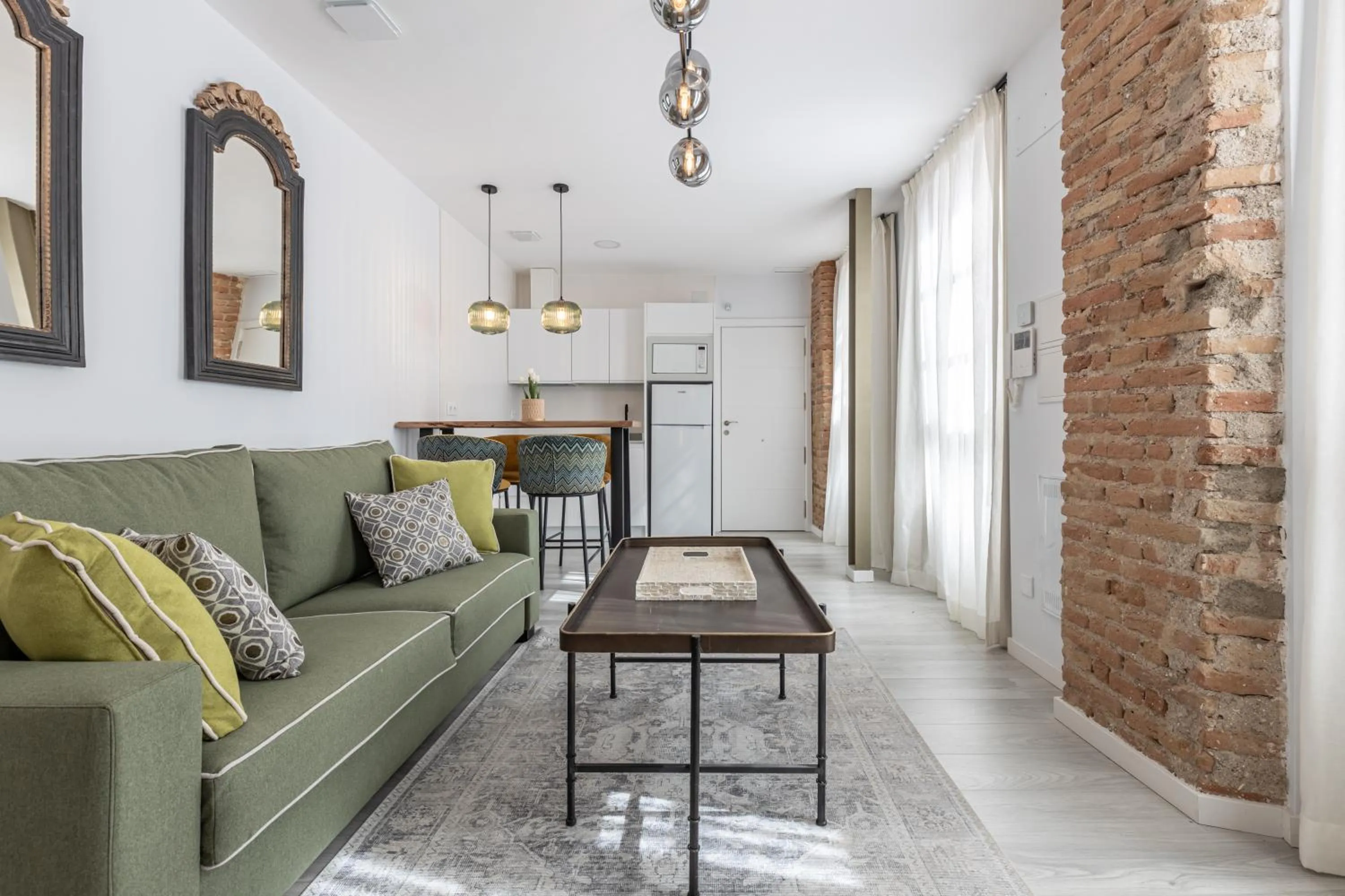 Kitchen or kitchenette in Apartamentos Albaicín Centro Suites 3000