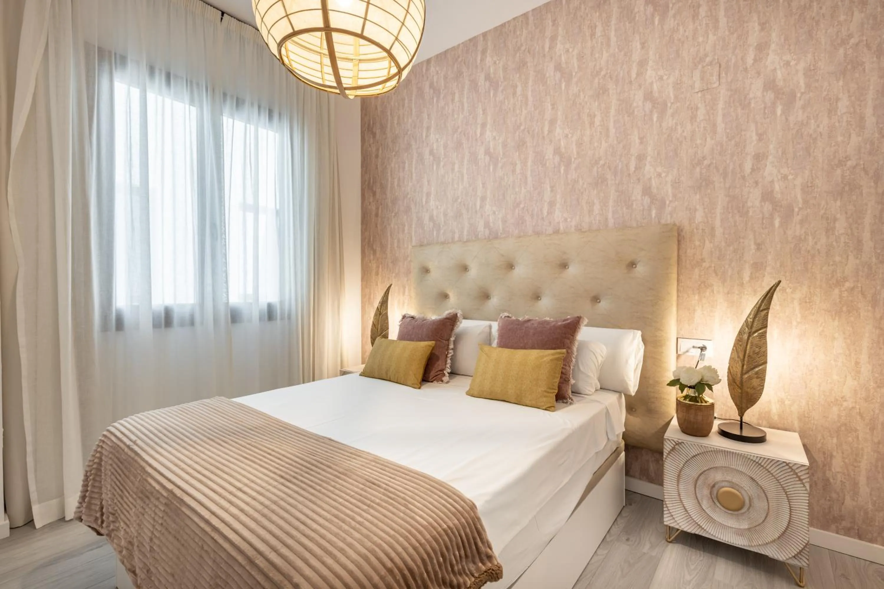 Photo of the whole room, Bed in Apartamentos Albaicín Centro Suites 3000