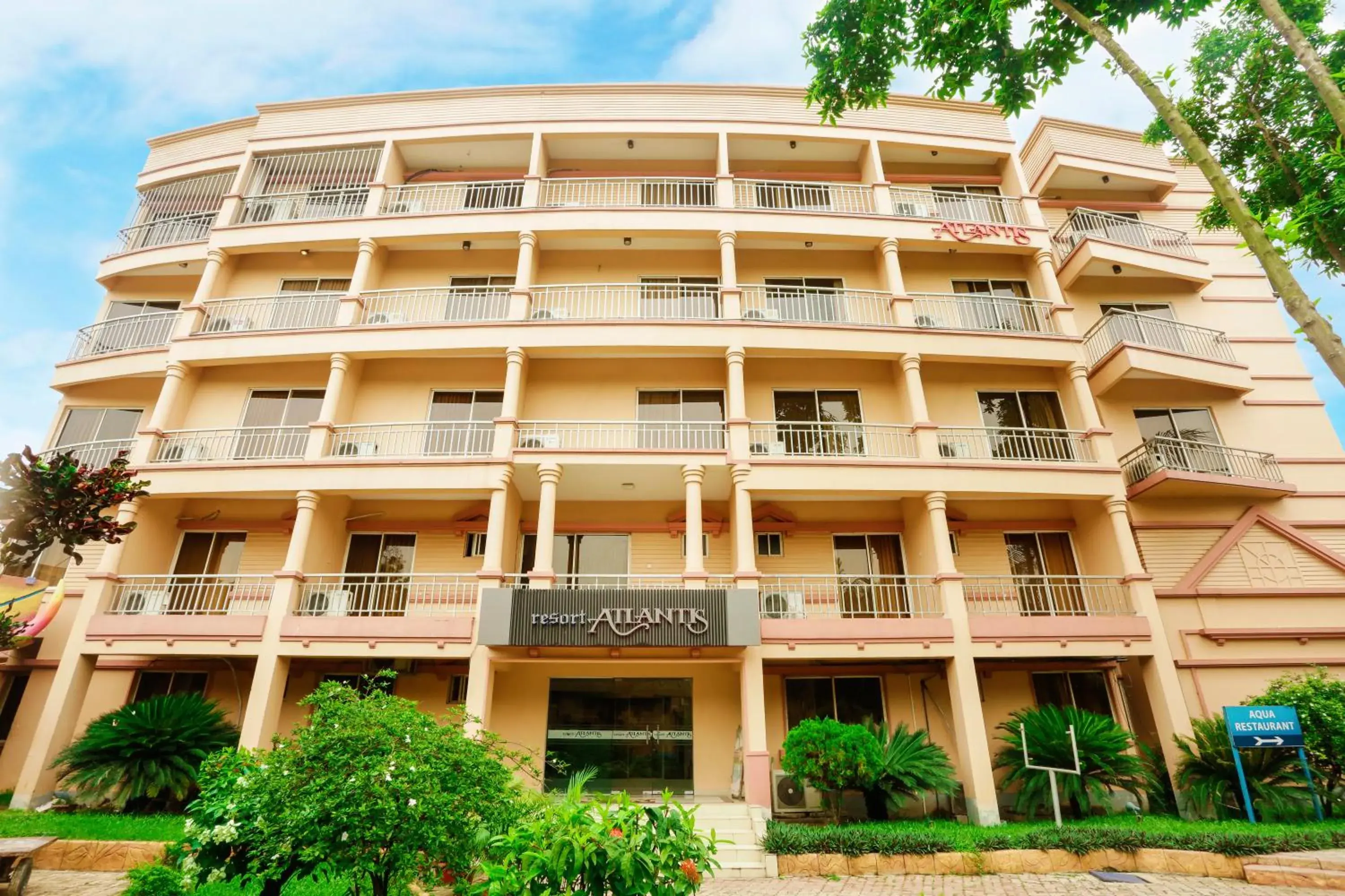 Property building in Resort Atlantis Property building in Resort Atlantis