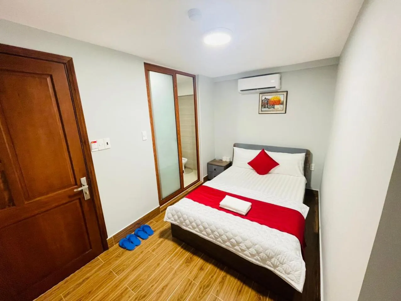 Bed in Phú Gia Hotel