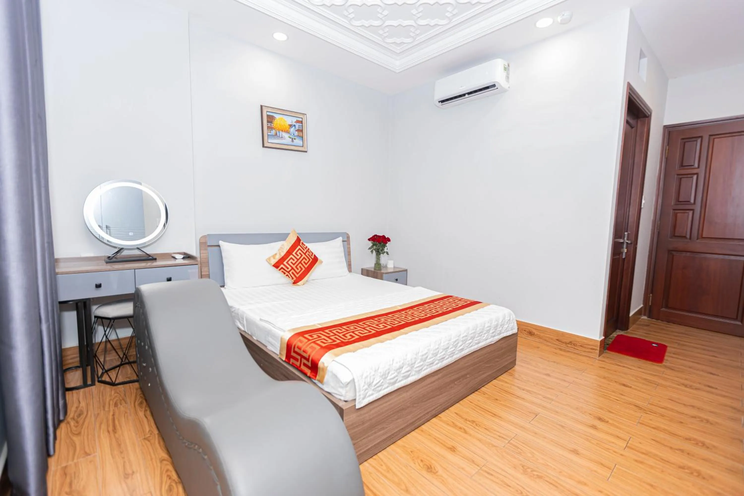 Bed in Phú Gia Hotel