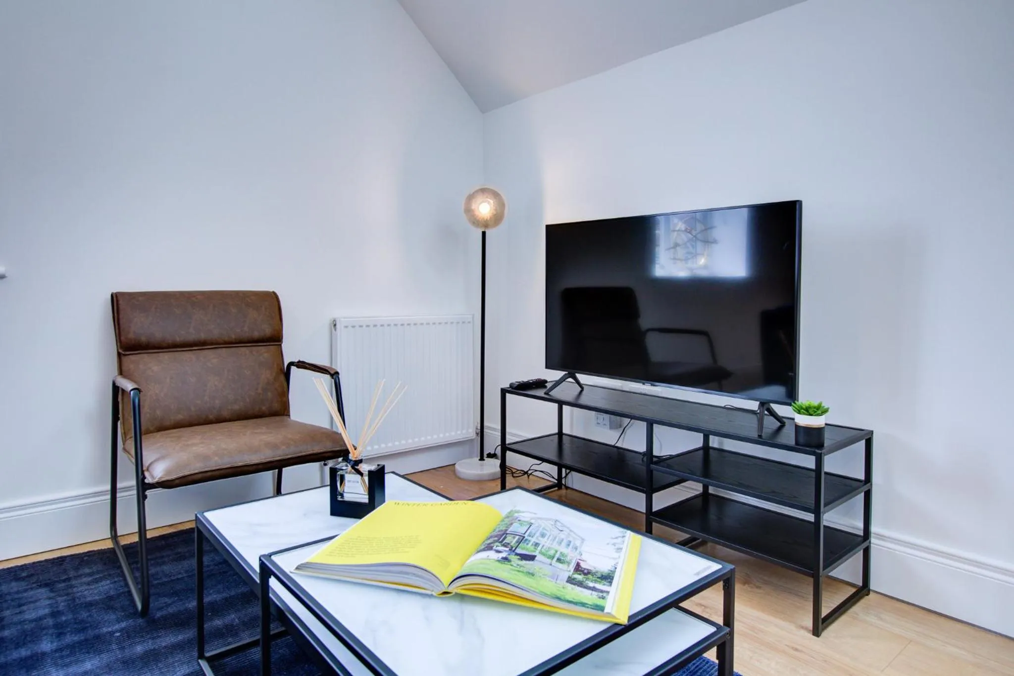 TV and multimedia in Hybrid Resi - London, New Malden near Richmond - Wimbledon
