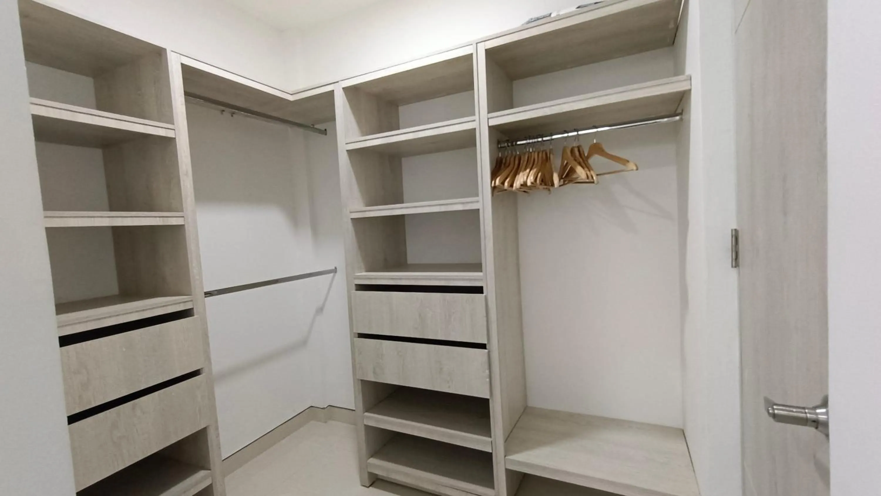wardrobe in Hotel Kai