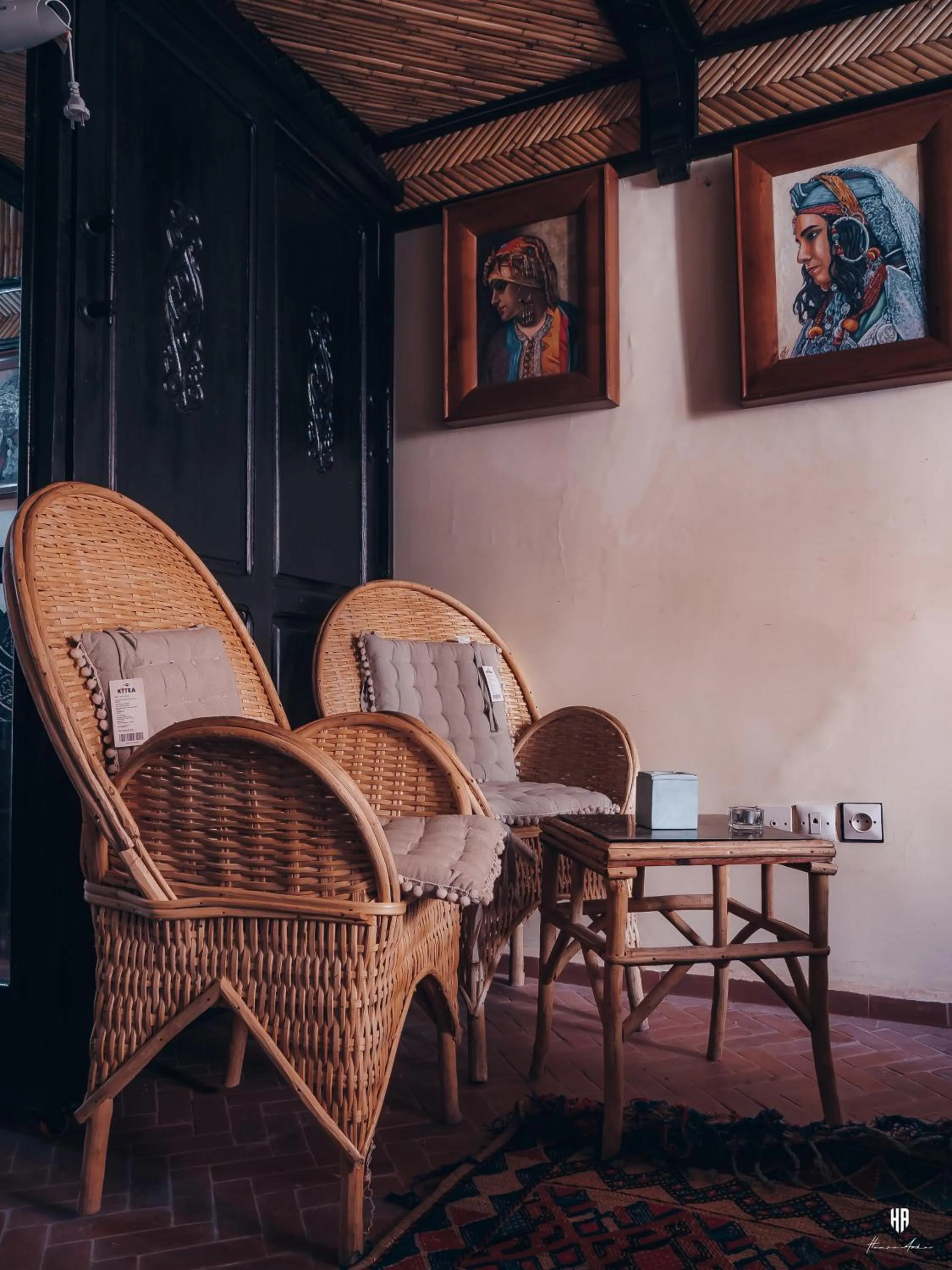 Seating area in Riad Azurite