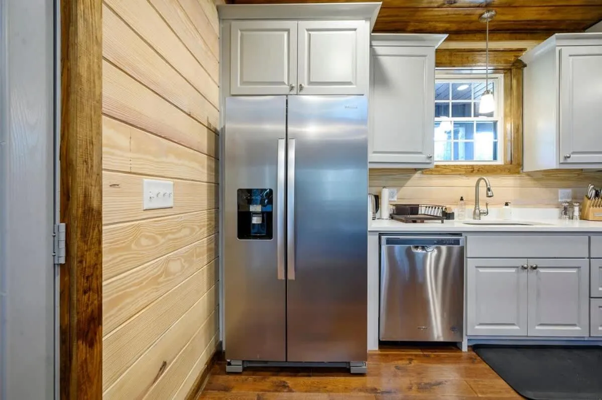 Family-friendly Broken Bow Cabin - Spa, Game Room