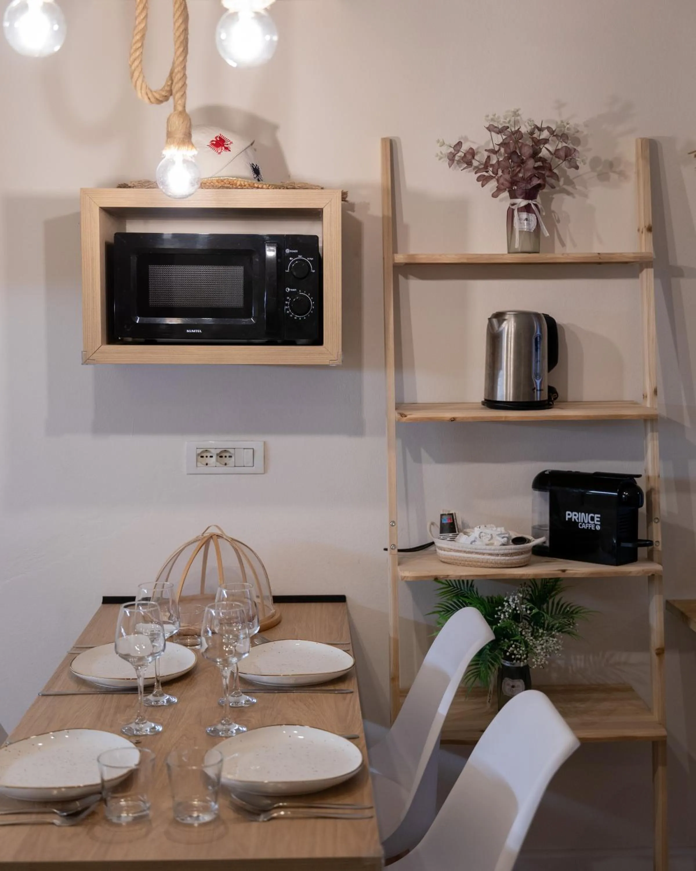 Coffee/tea facilities in Boho Central Apartment