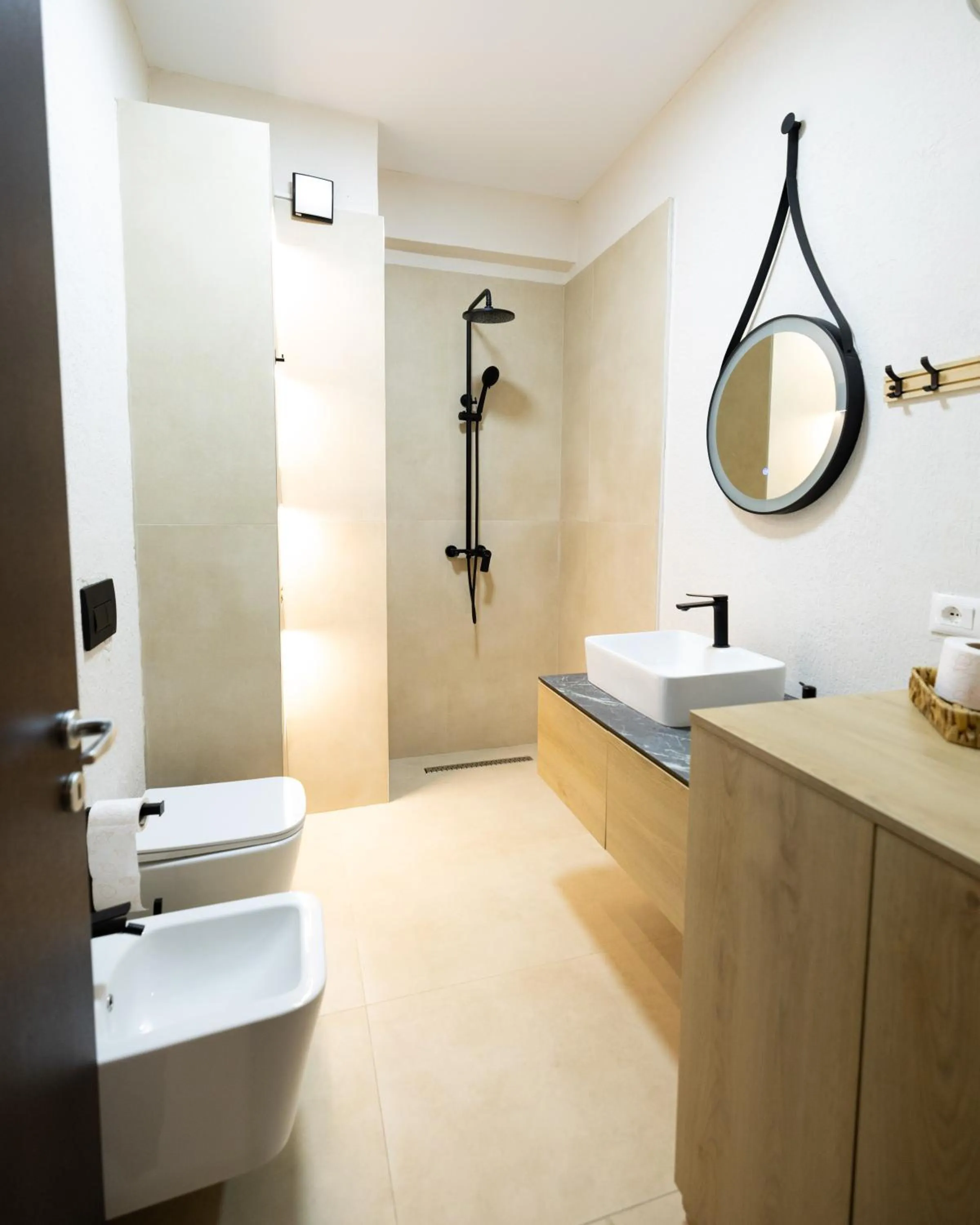 Shower in Boho Central Apartment