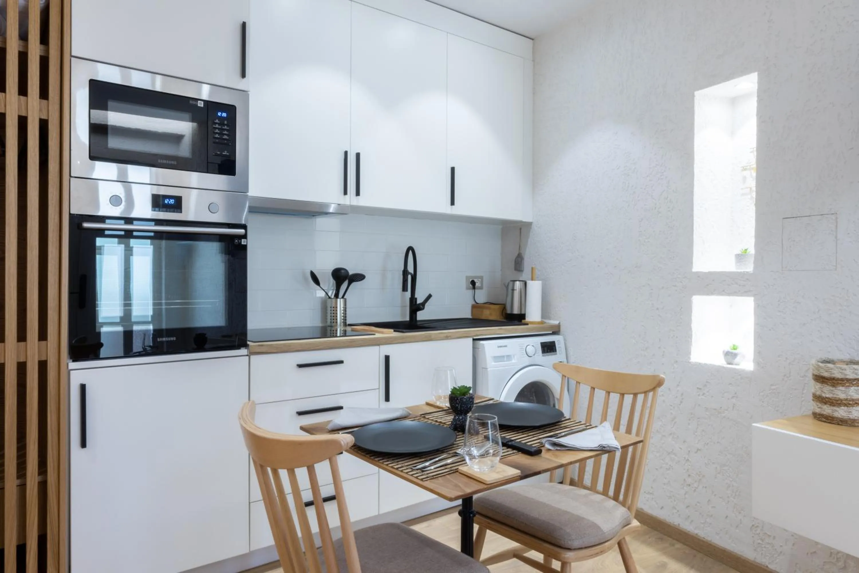 Dining area in Boho Central Apartment