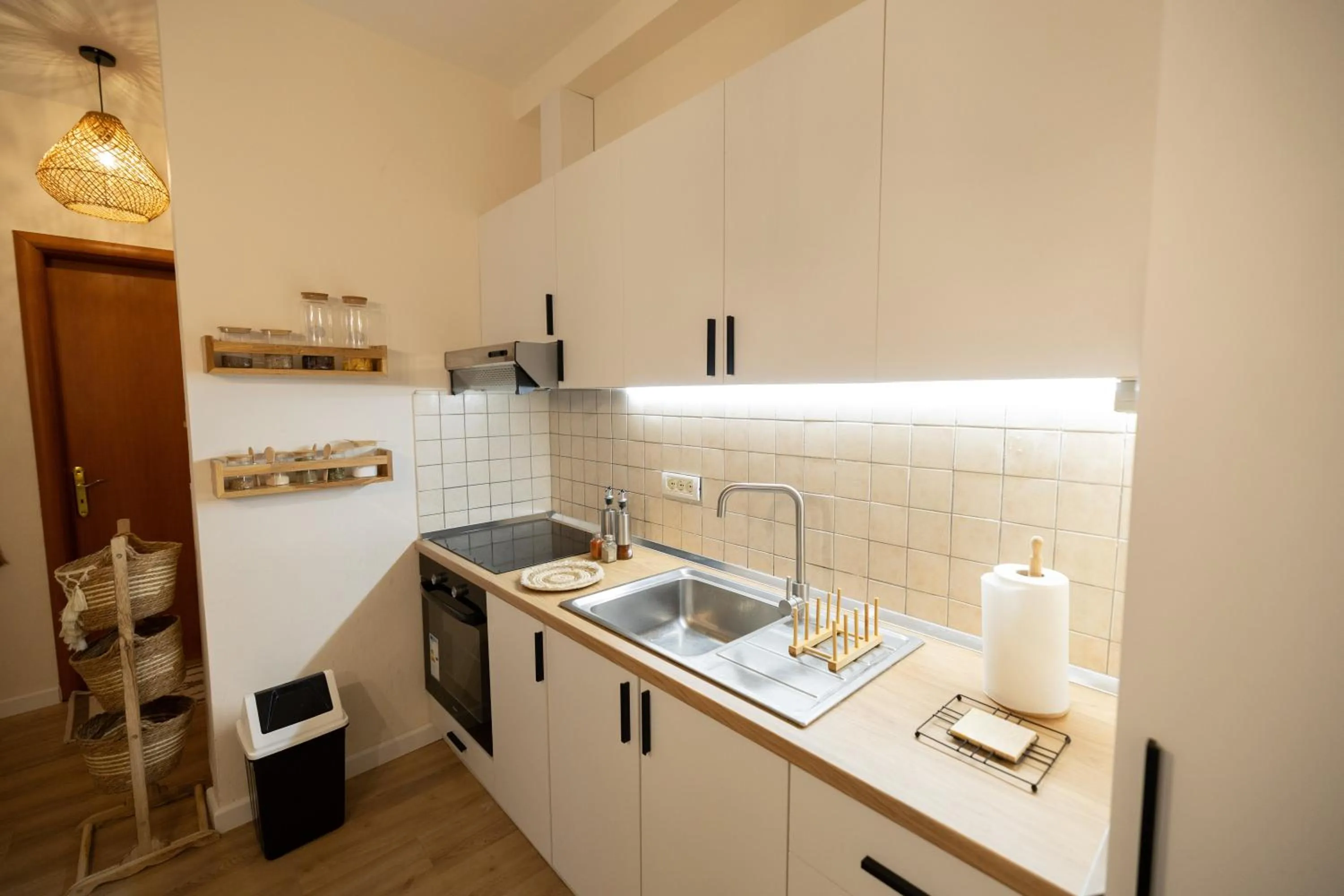 Coffee/tea facilities in Boho Central Apartment