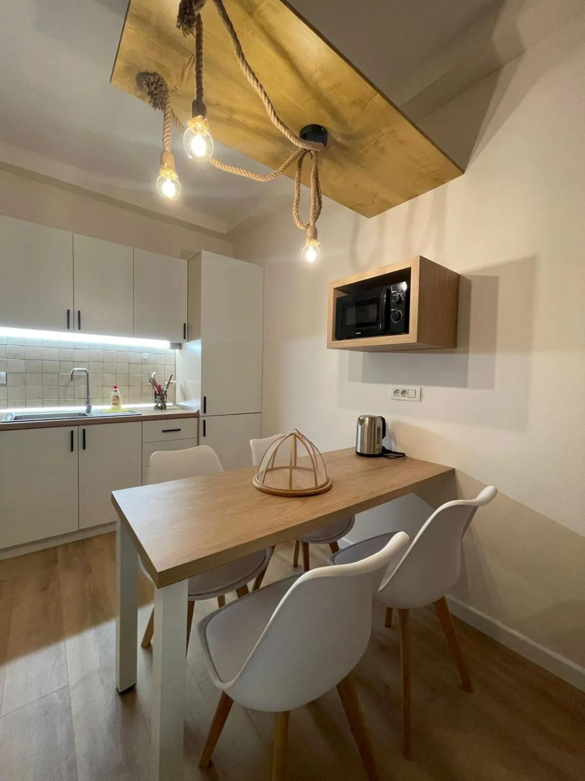 Kitchen or kitchenette in Boho Central Apartment