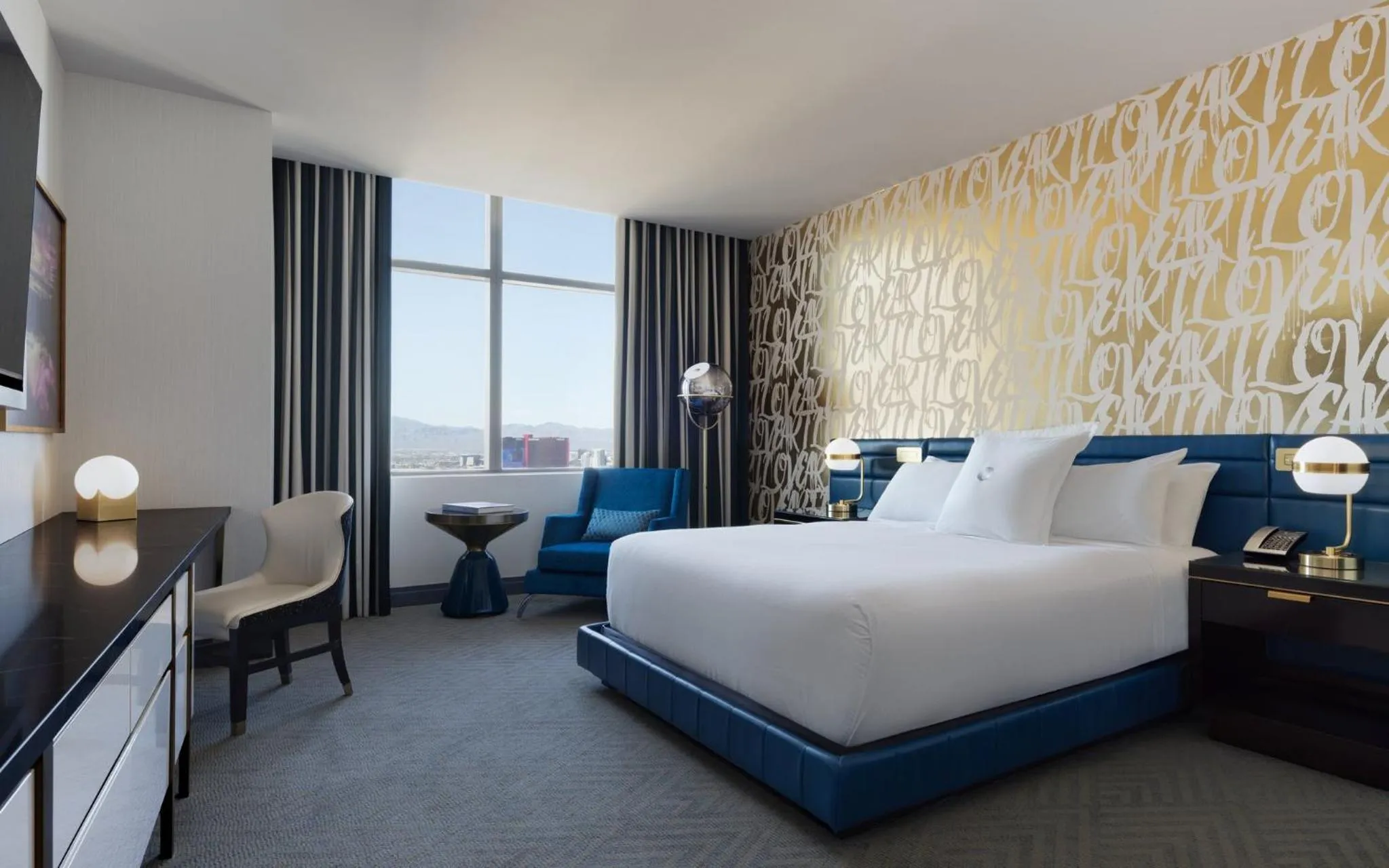 Bedroom, Bed in The Cosmopolitan Of Las Vegas