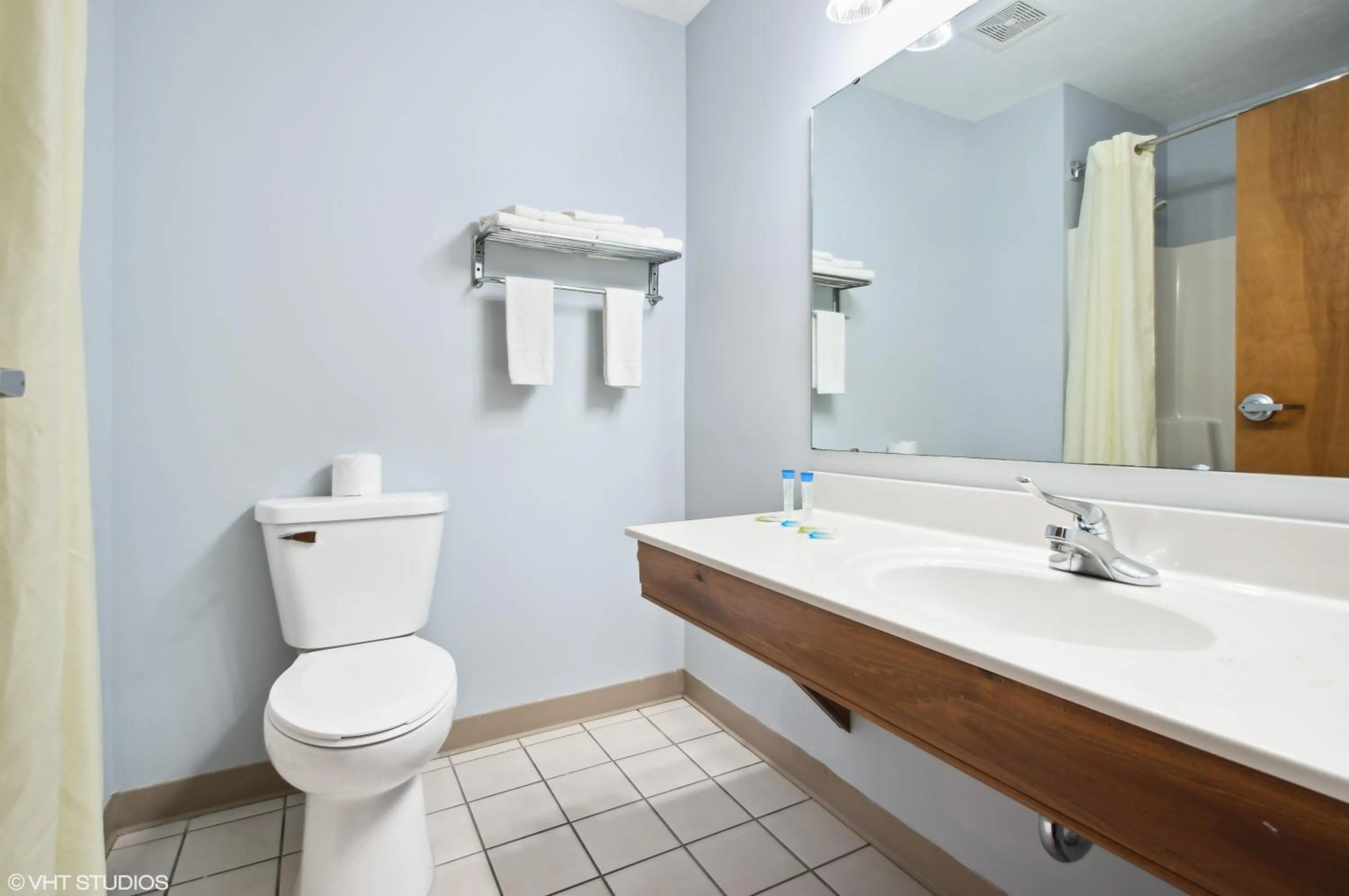 Bathroom in My Hometown Inn