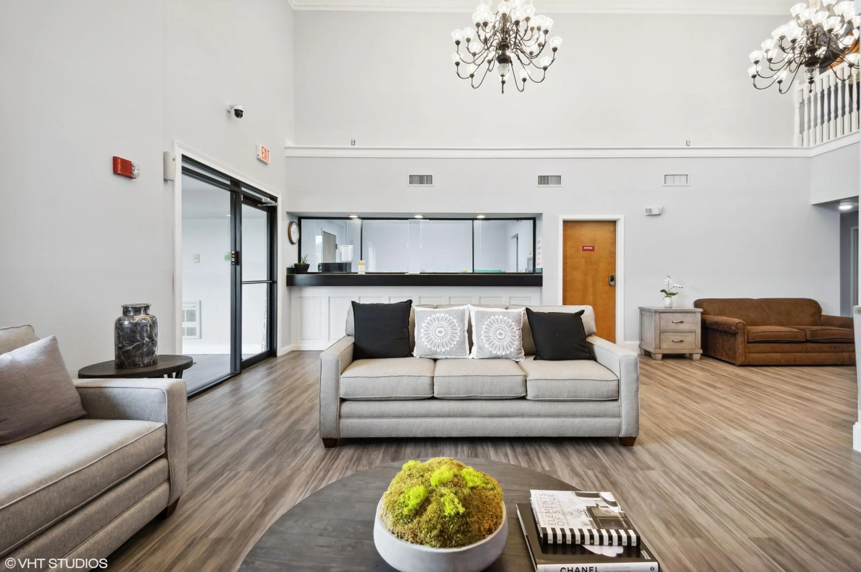 Communal lounge/ TV room in My Hometown Inn