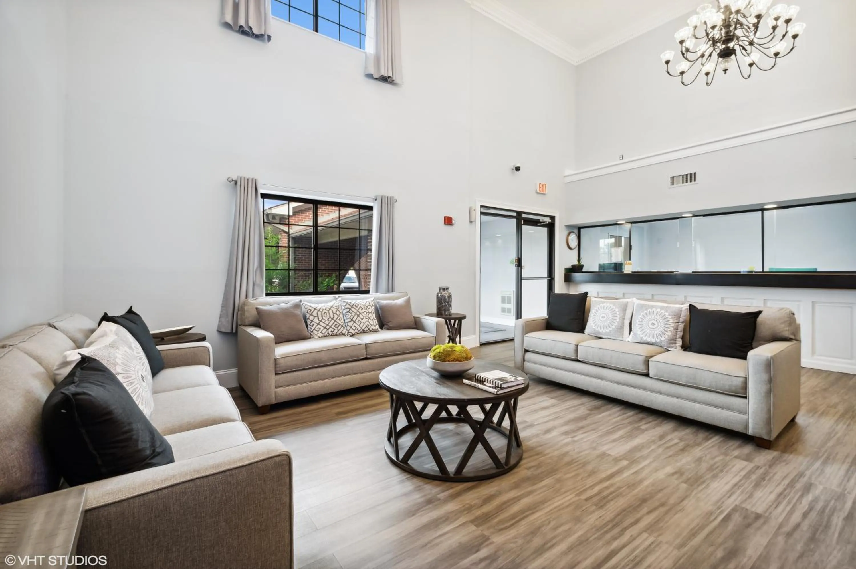 Communal lounge/ TV room in My Hometown Inn