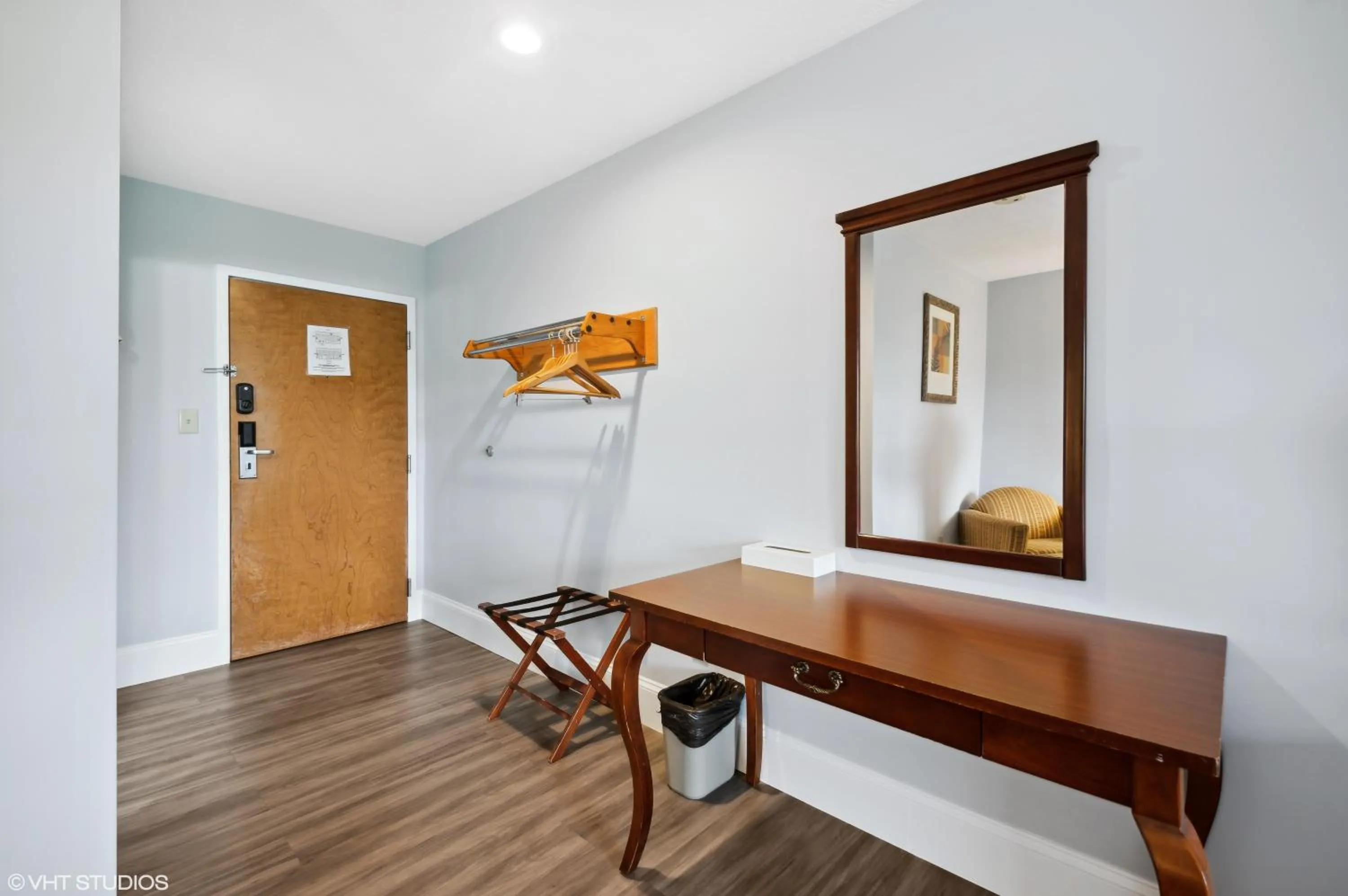 Bedroom in My Hometown Inn