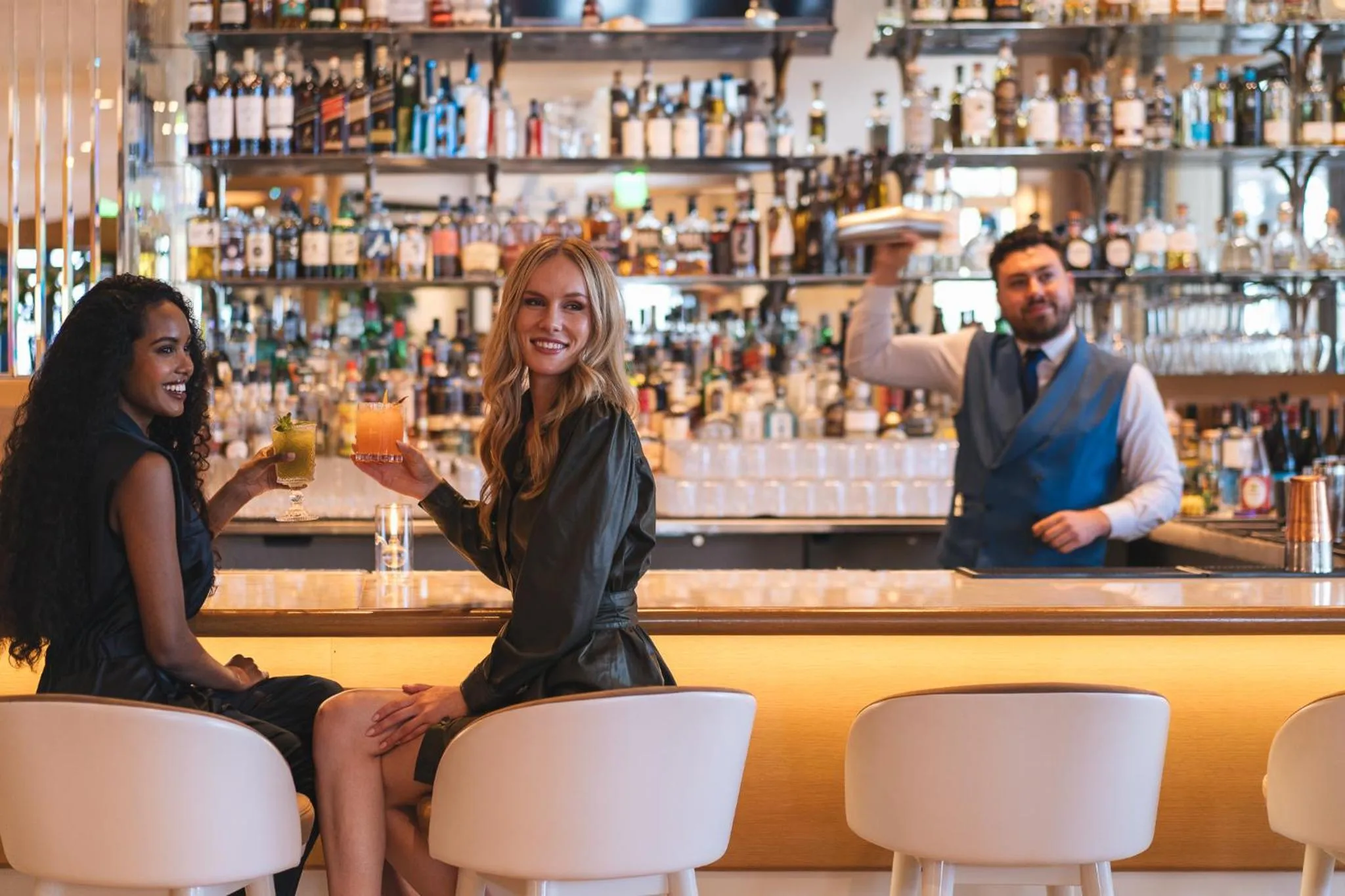 Lounge or bar in Pendry Newport Beach