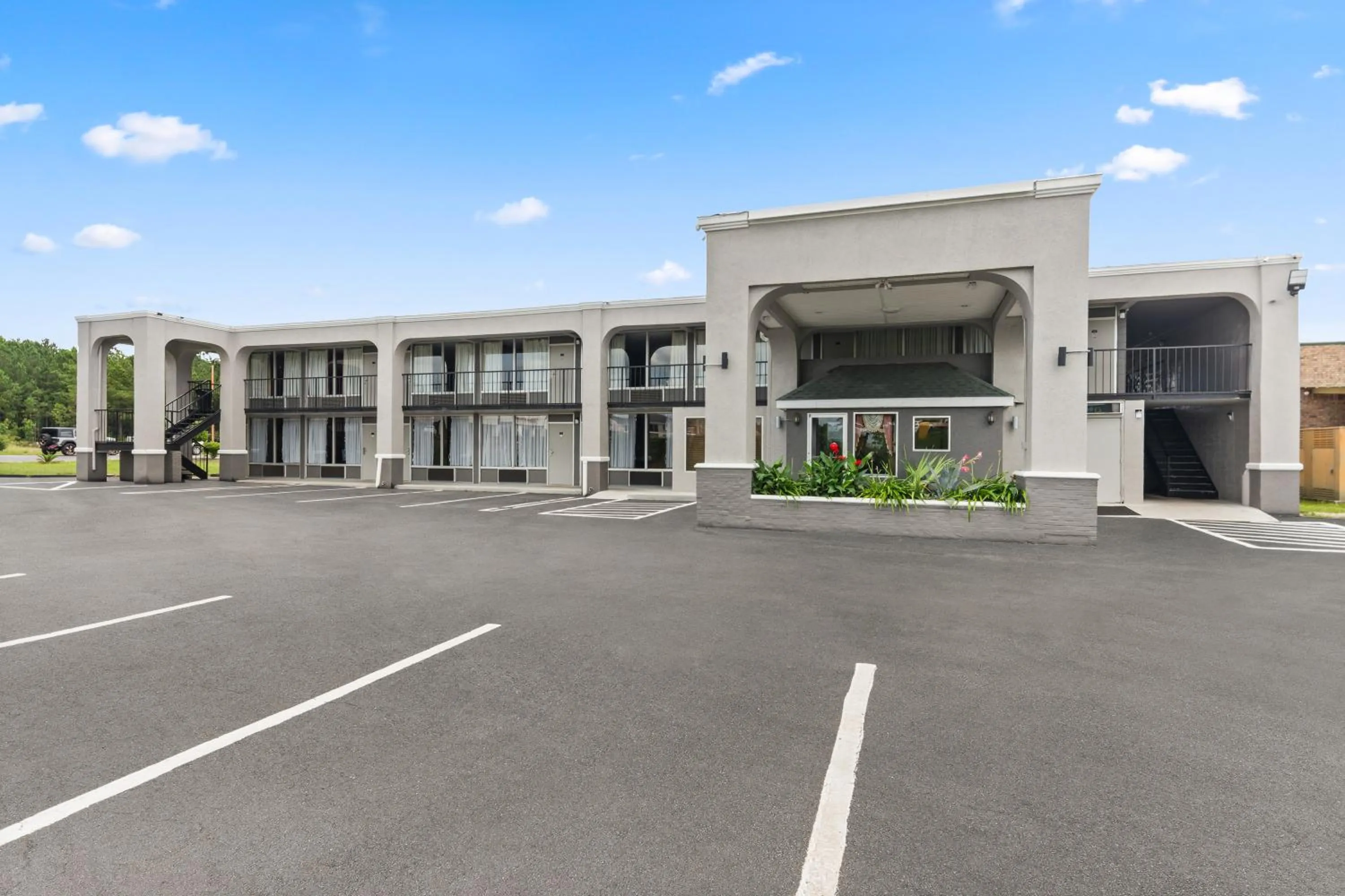 Property building in Econolodge