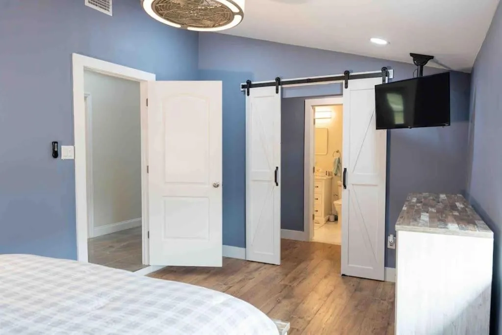 Bed in Tampa Bay Oasis