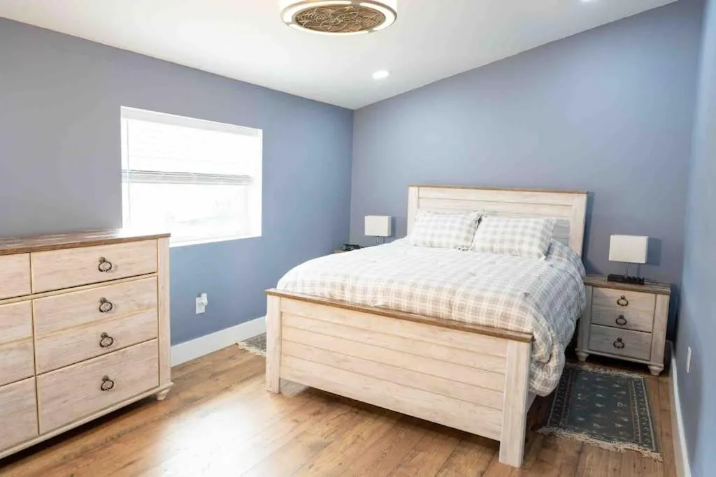 Bed in Tampa Bay Oasis