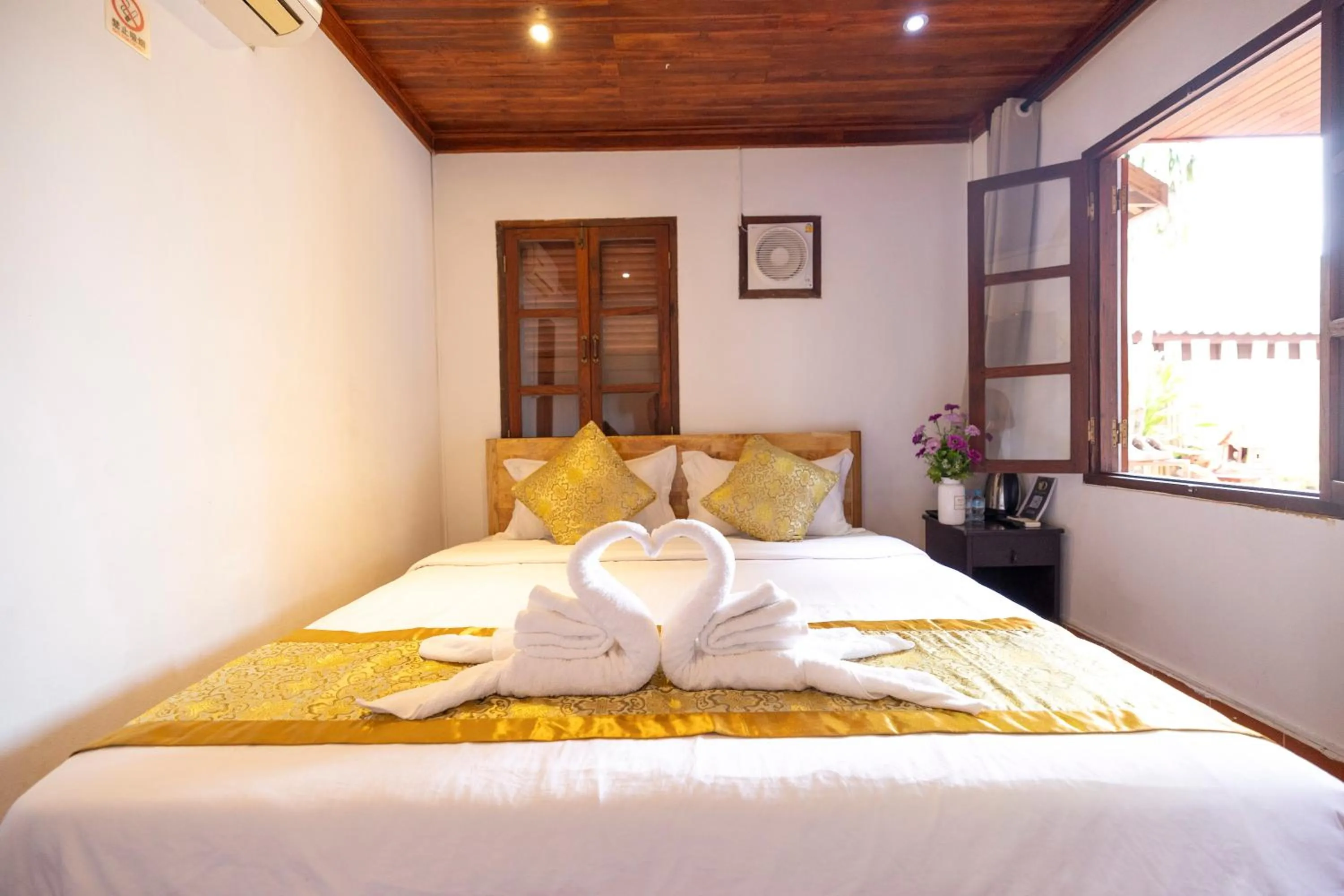 Bed in Dear Villa House