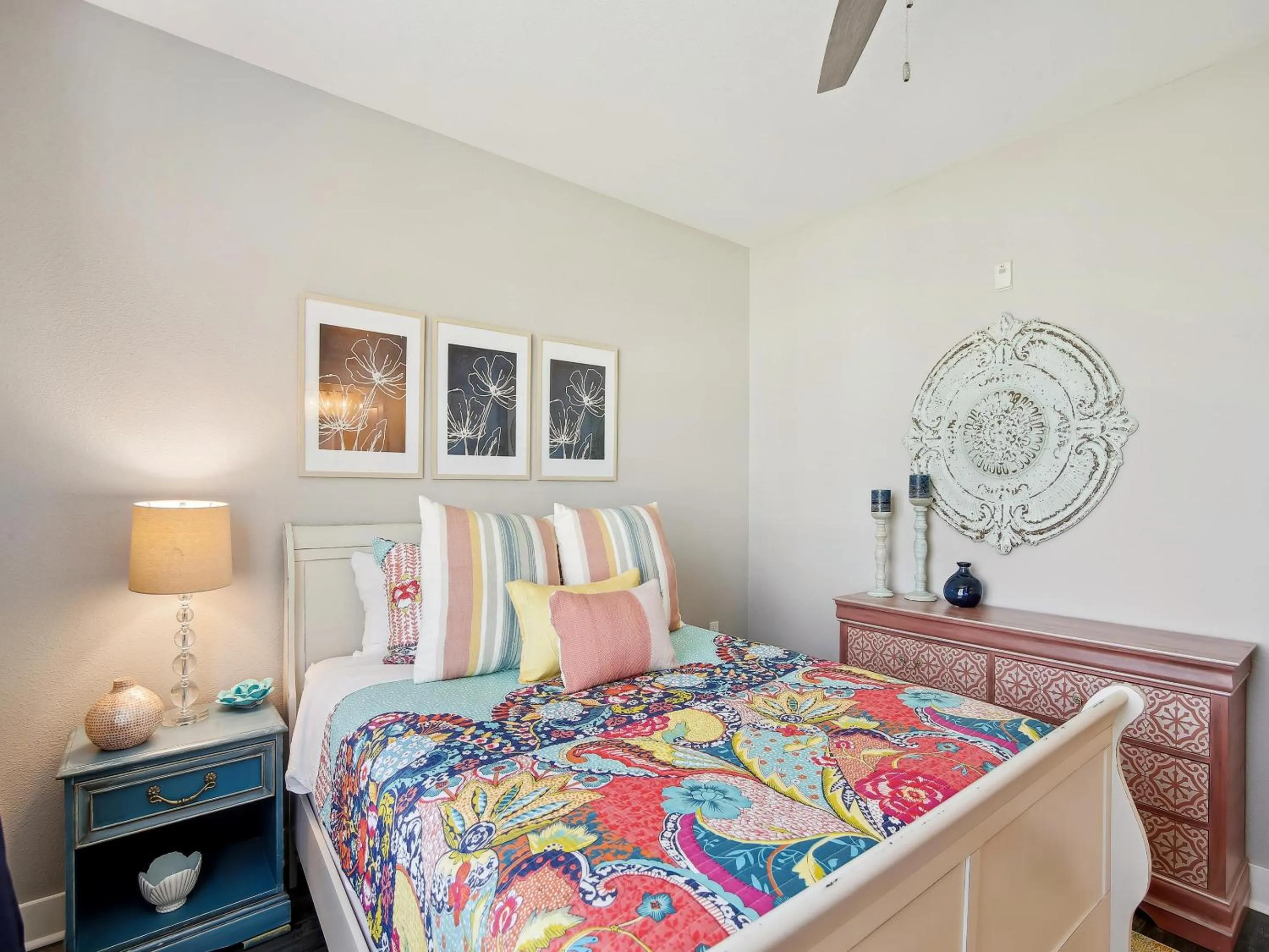 Property building, Bed in Pointe West 101 - Sunset Sands