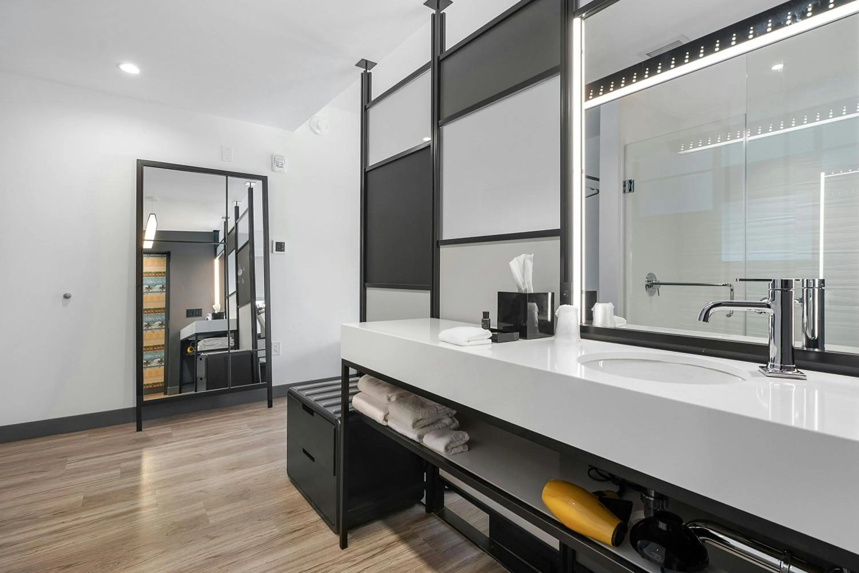 Bathroom in Aloft Fort Lauderdale Airport & Cruise Port