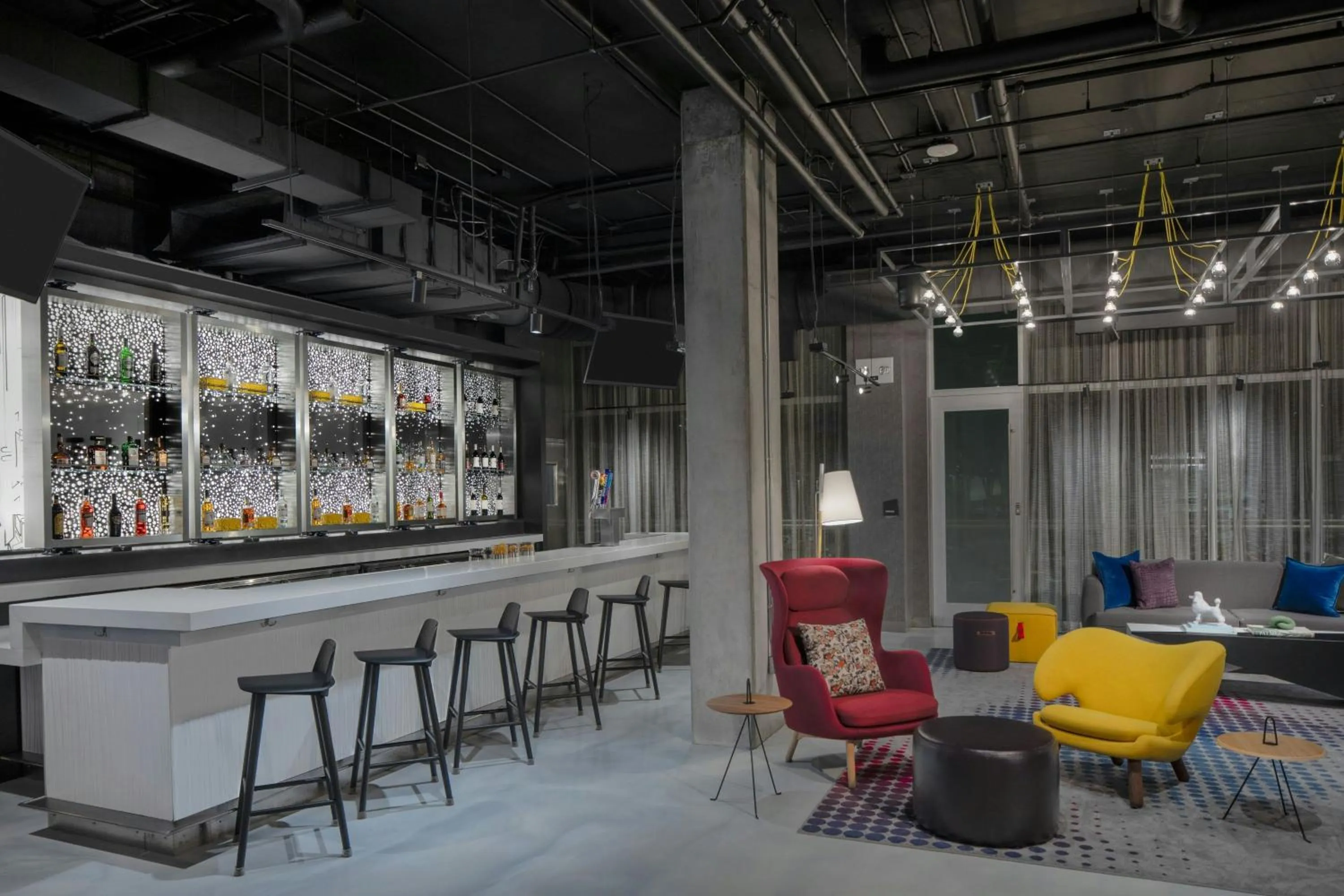 Lounge or bar in Aloft Fort Lauderdale Airport & Cruise Port
