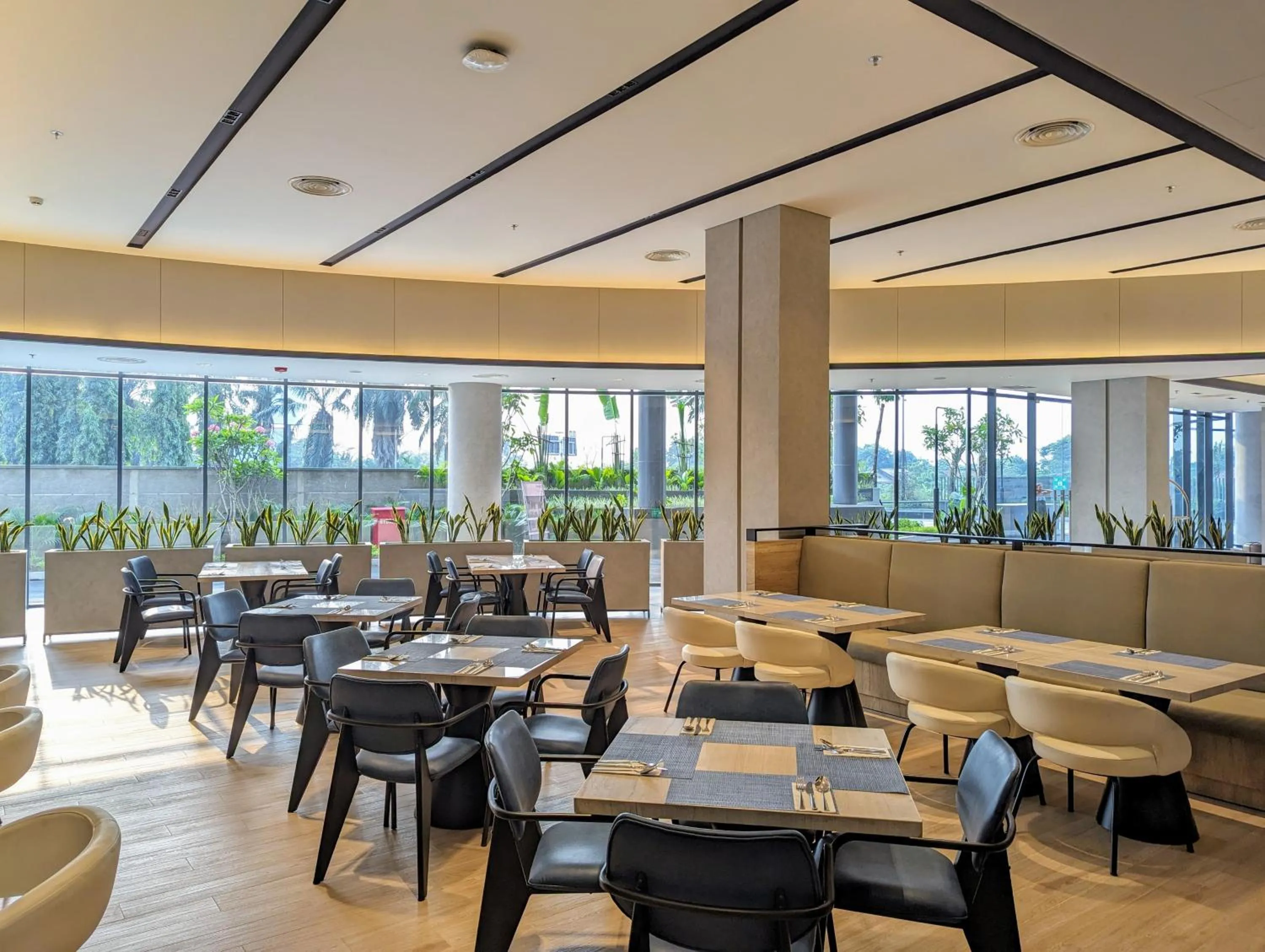 Restaurant/places to eat in Fairfield by Marriott Jakarta Soekarno-Hatta Airport