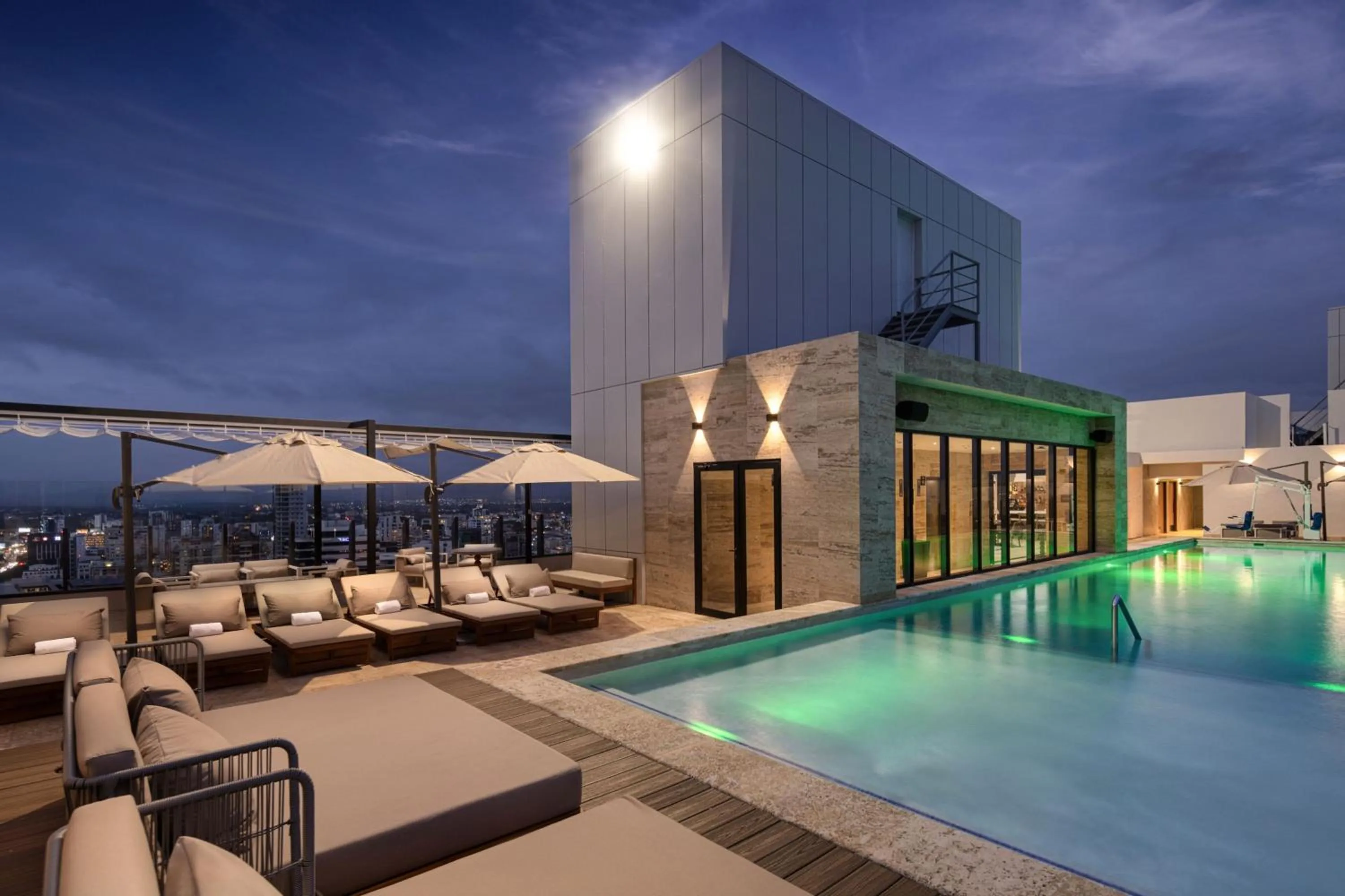 Swimming pool in Santo Domingo Marriott Hotel Piantini