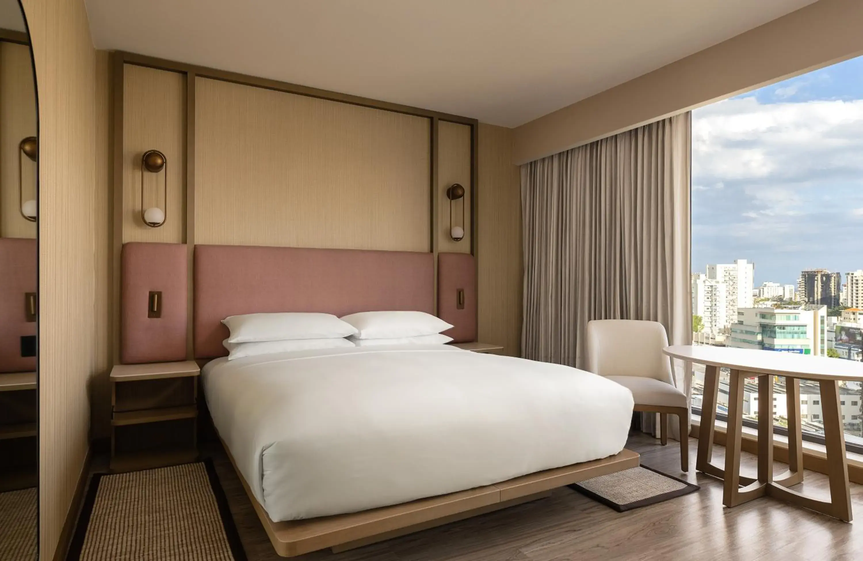 Deluxe Queen Room in Santo Domingo Marriott Hotel Piantini Deluxe Queen Room in Santo Domingo Marriott Hotel Piantini