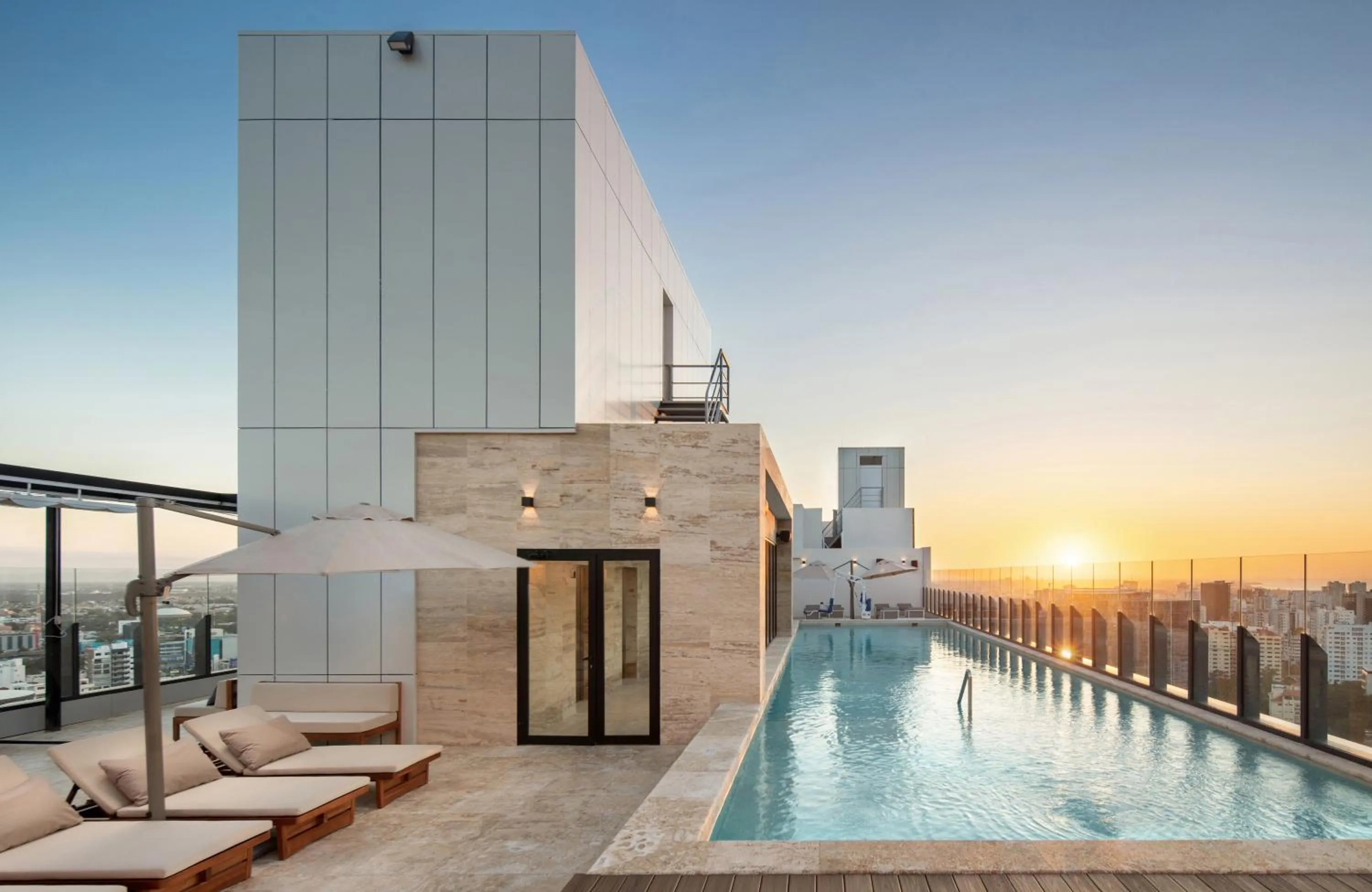 Swimming pool in Santo Domingo Marriott Hotel Piantini