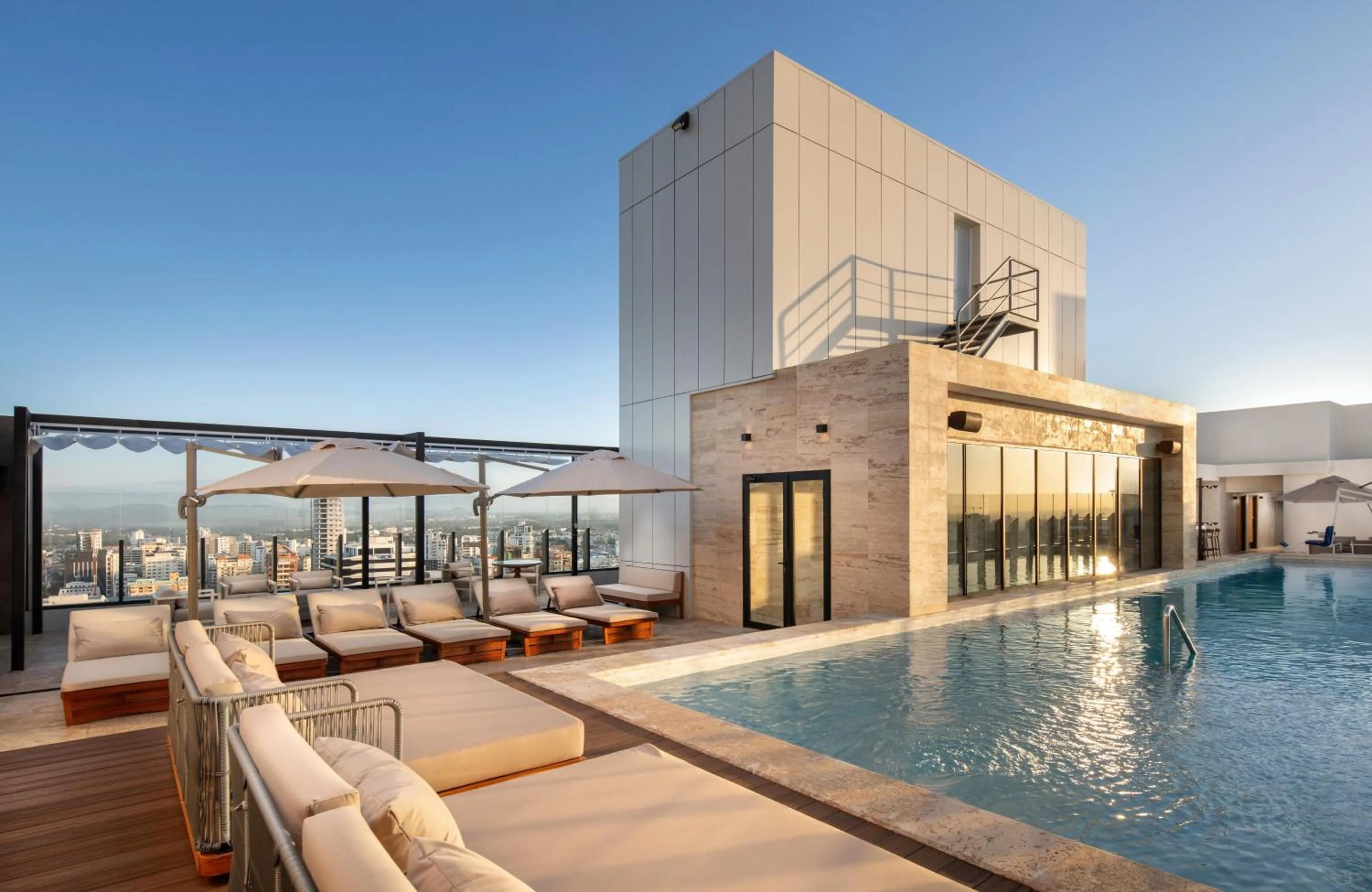 Swimming pool in Santo Domingo Marriott Hotel Piantini