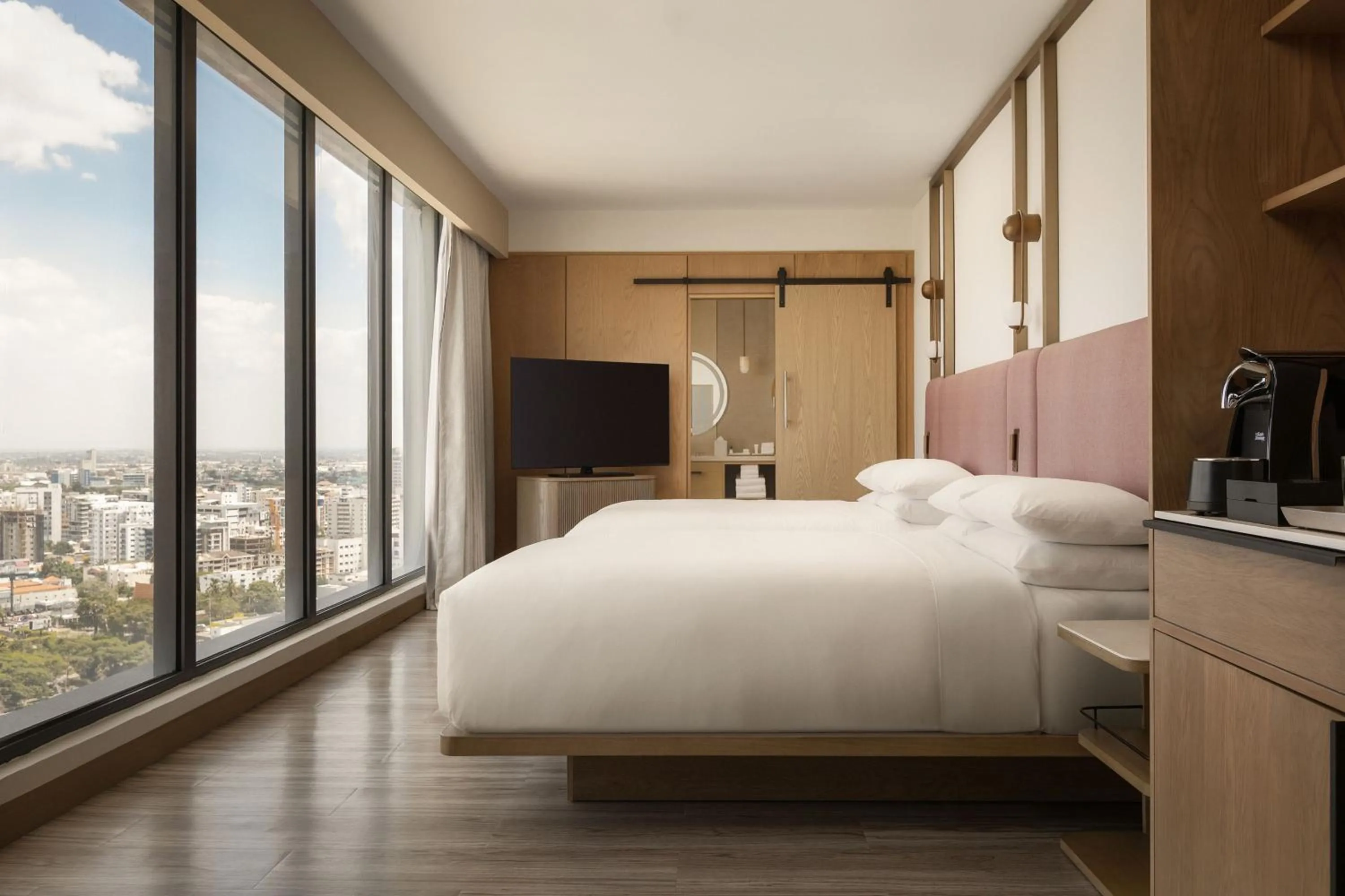 Photo of the whole room, Bed in Santo Domingo Marriott Hotel Piantini