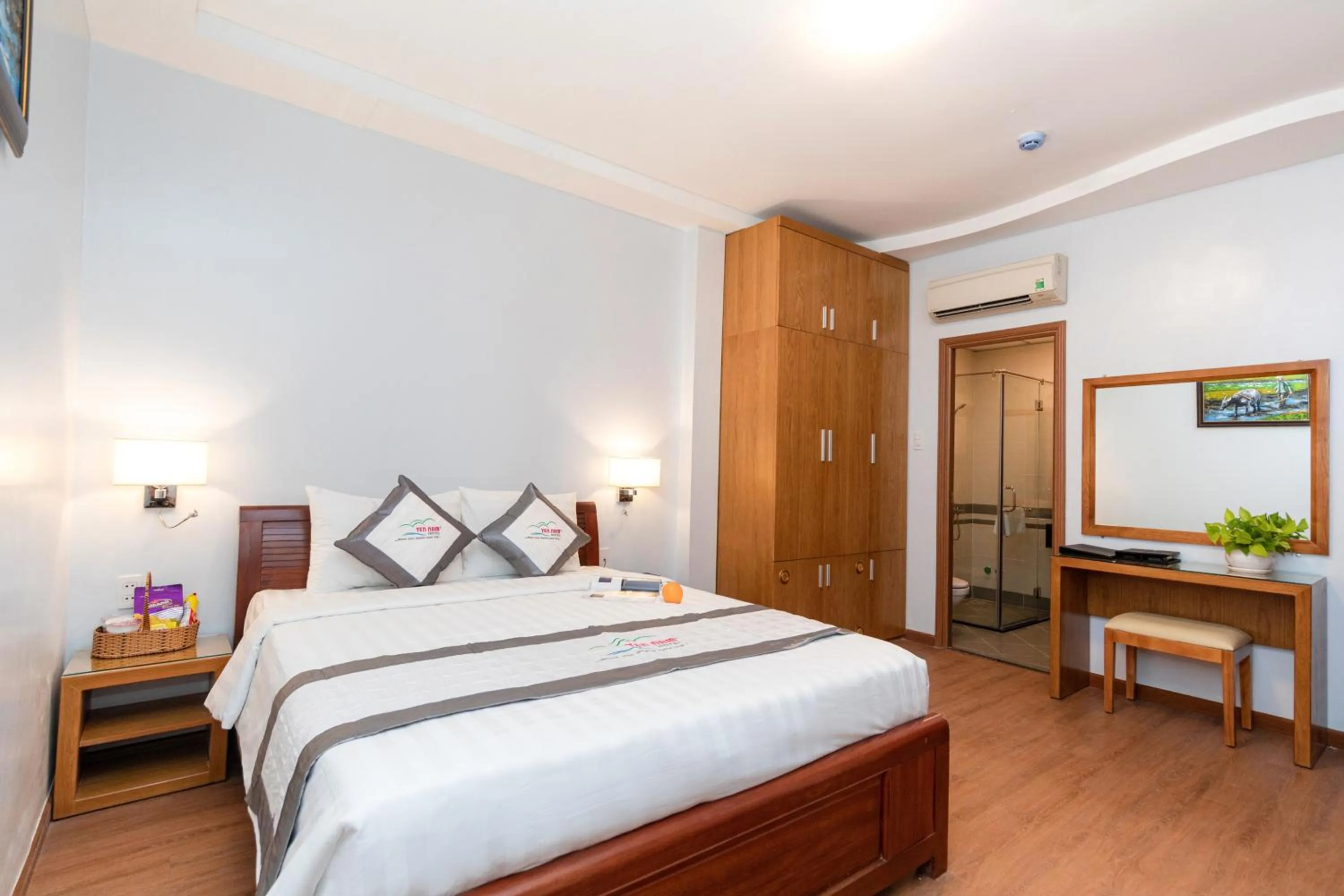 Bed in Yen Nam Hotel Hoang Van Thu