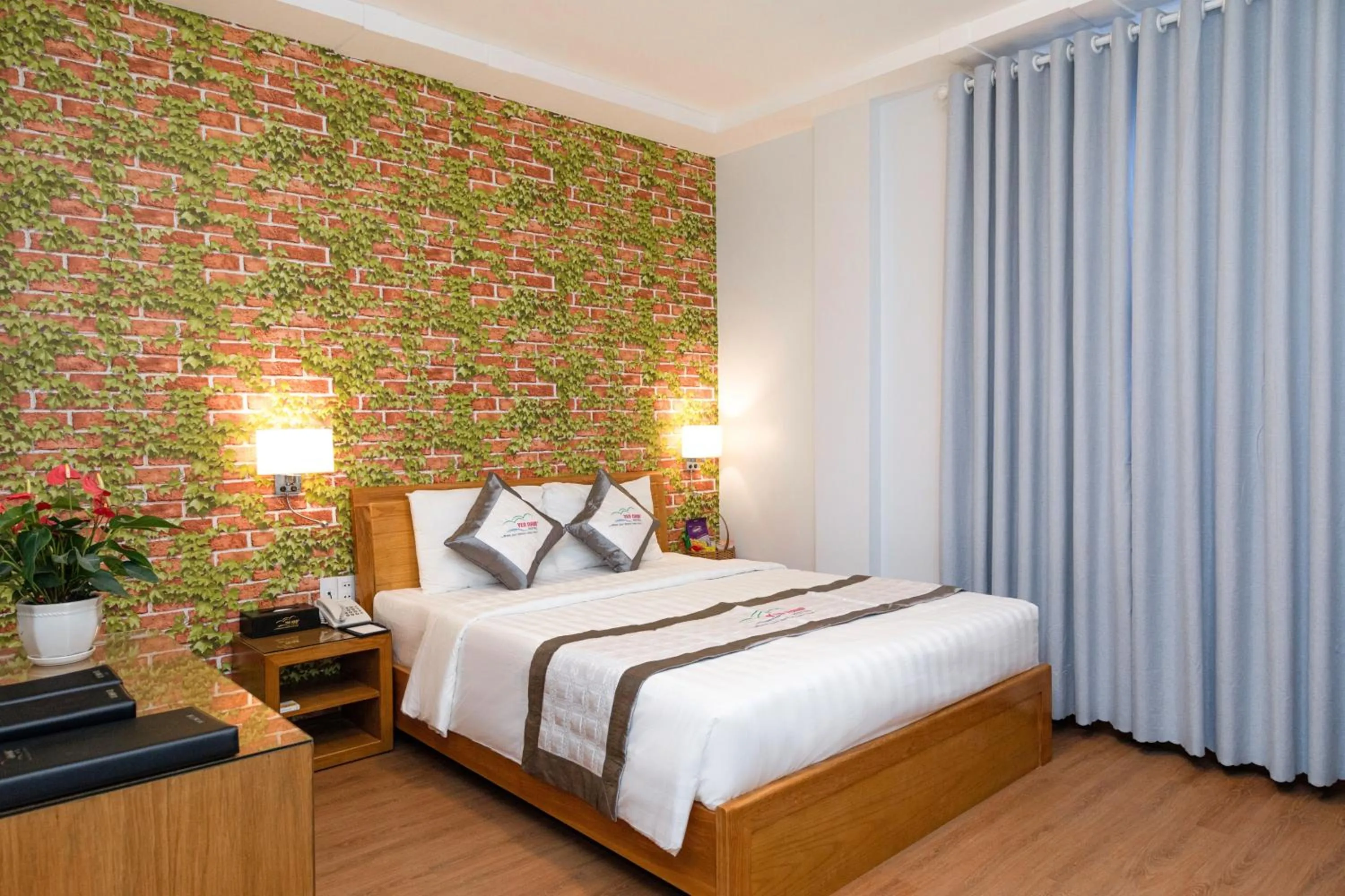 Bed in Yen Nam Hotel Hoang Van Thu