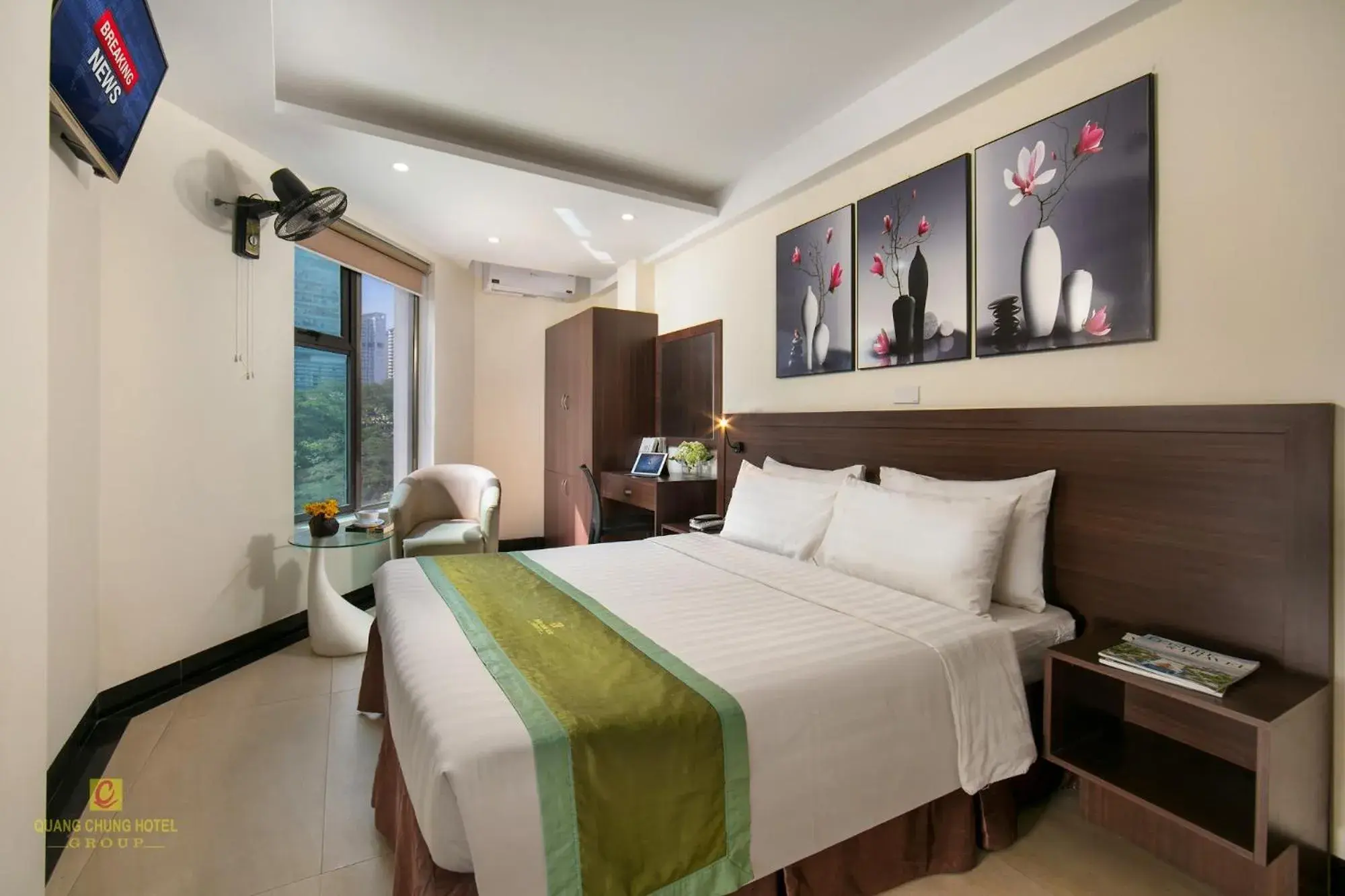 Superior Queen Room in Quang Chung Hotel Le Van Thiem Superior Queen Room in Quang Chung Hotel Le Van Thiem