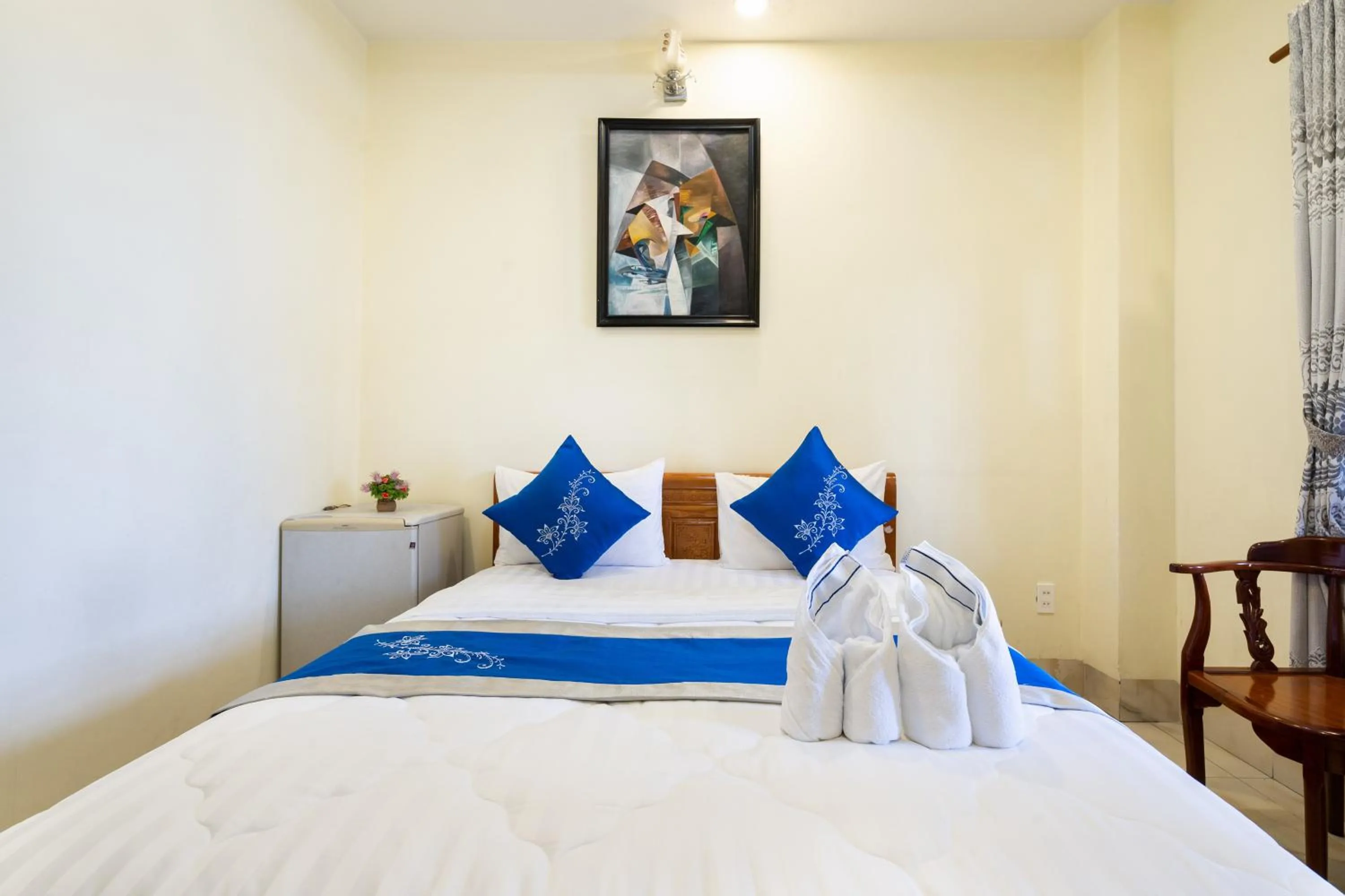 Bed in Mai Phương - RUBY SAIGON HOTEL